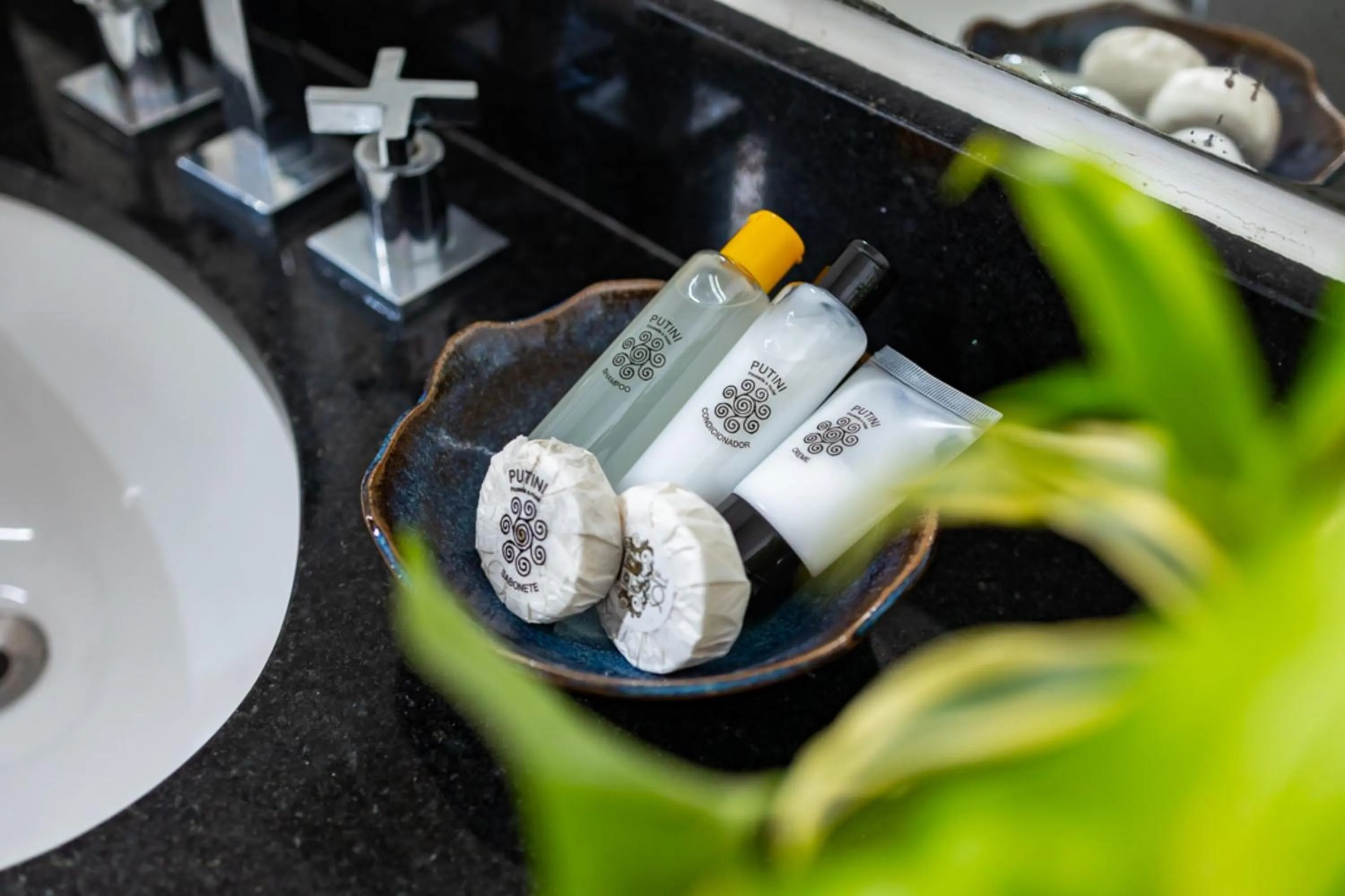 Bathroom in Putini Pousada e Hotel by OYO