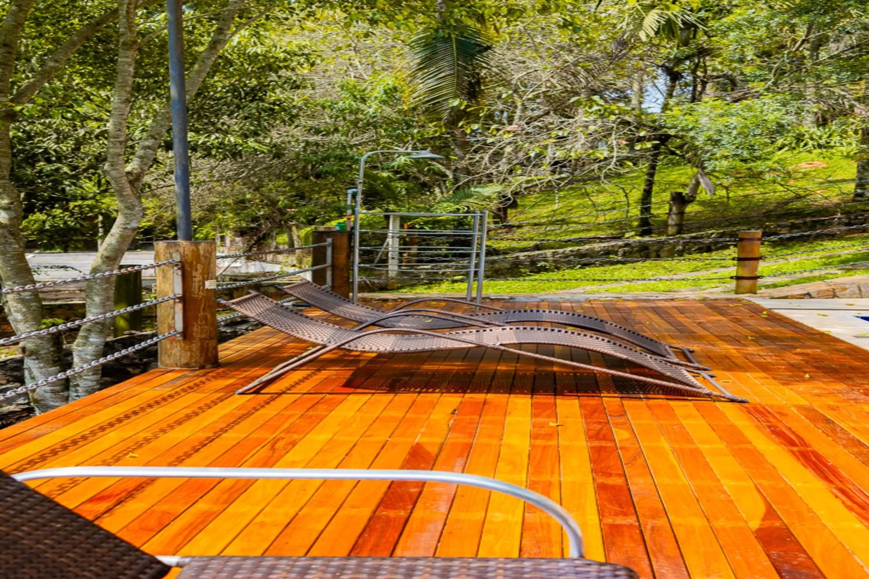 sunbed in Putini Pousada e Hotel by OYO