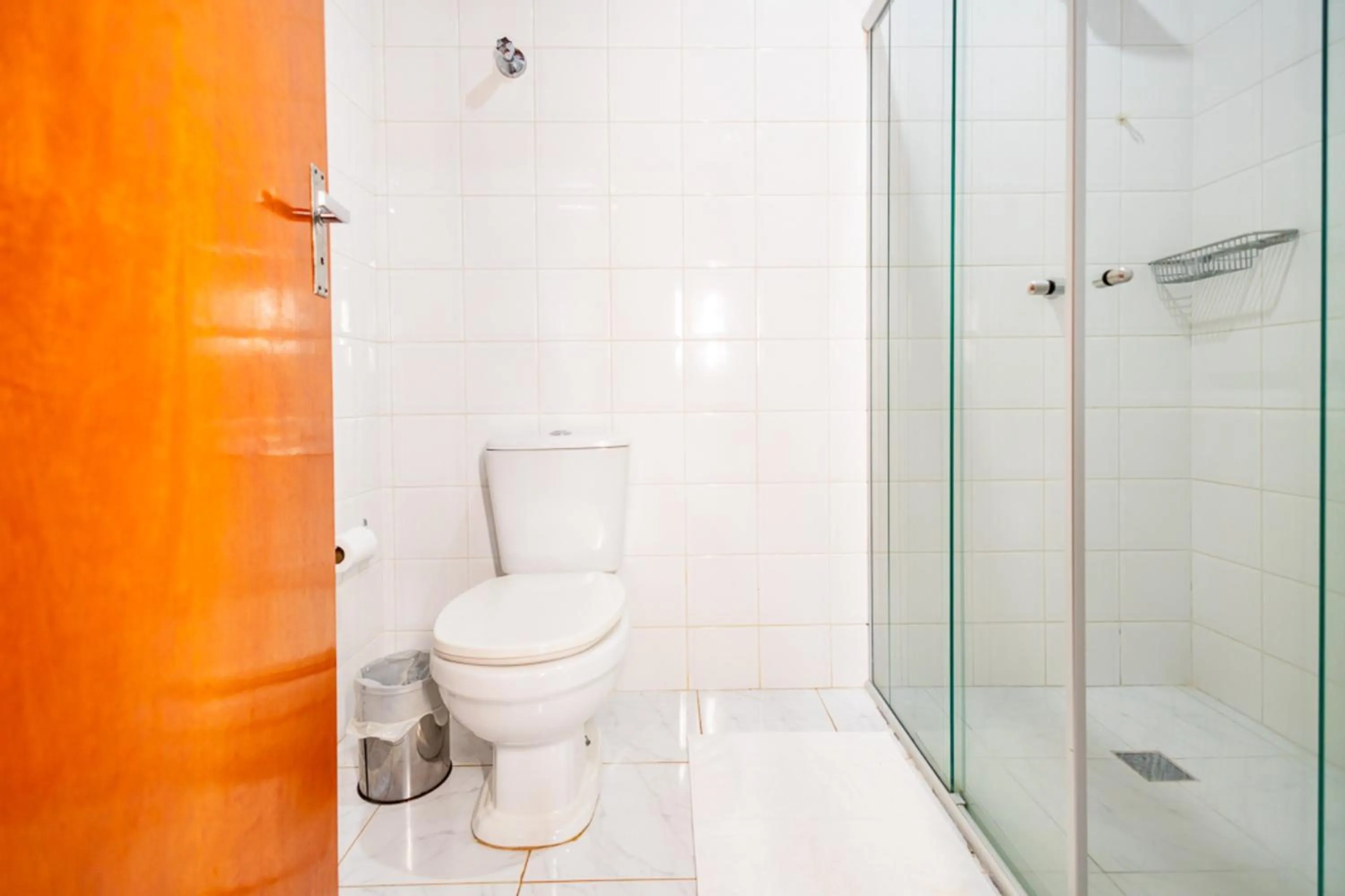 Bathroom in Putini Pousada e Hotel by OYO