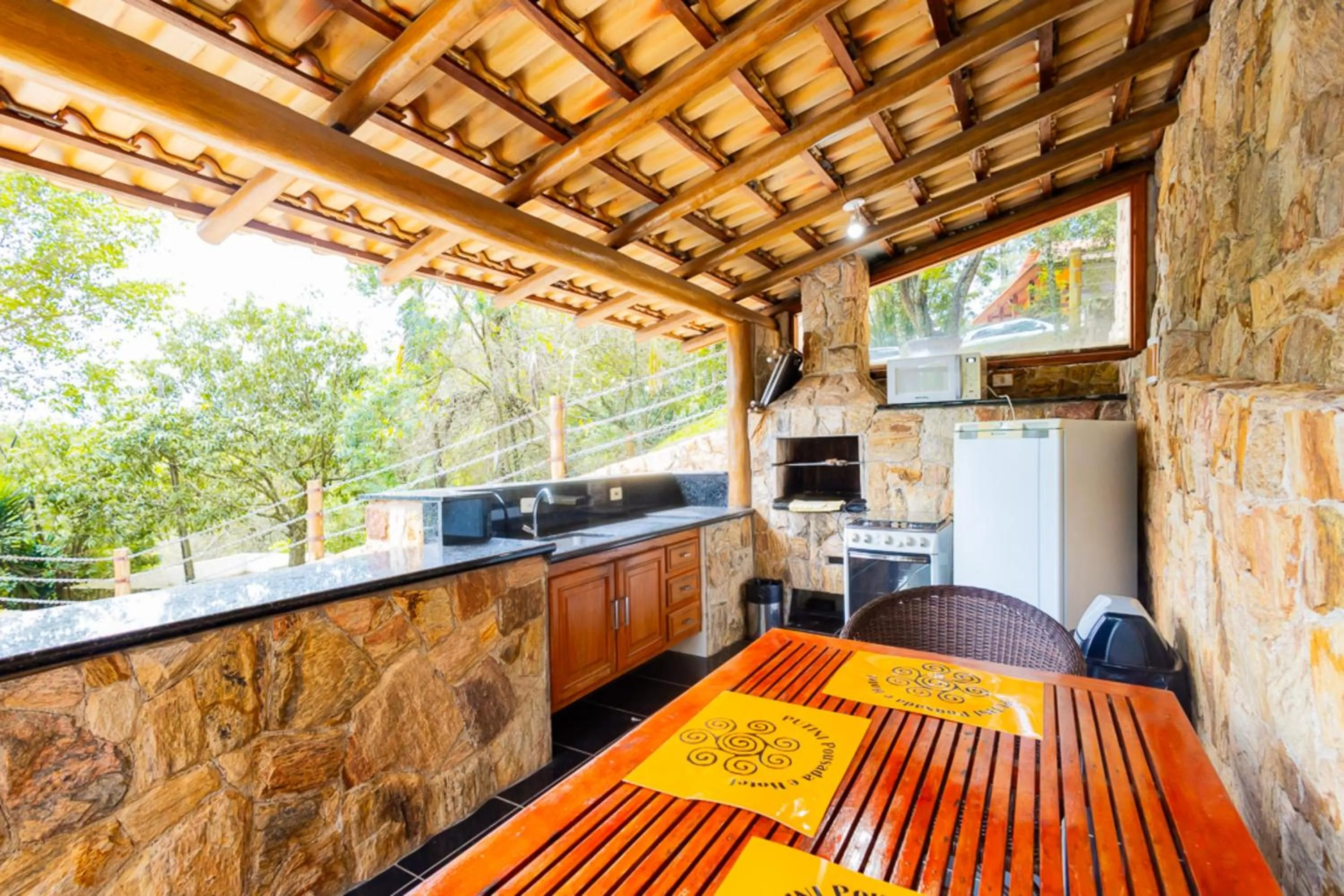 BBQ facilities in Putini Pousada e Hotel by OYO