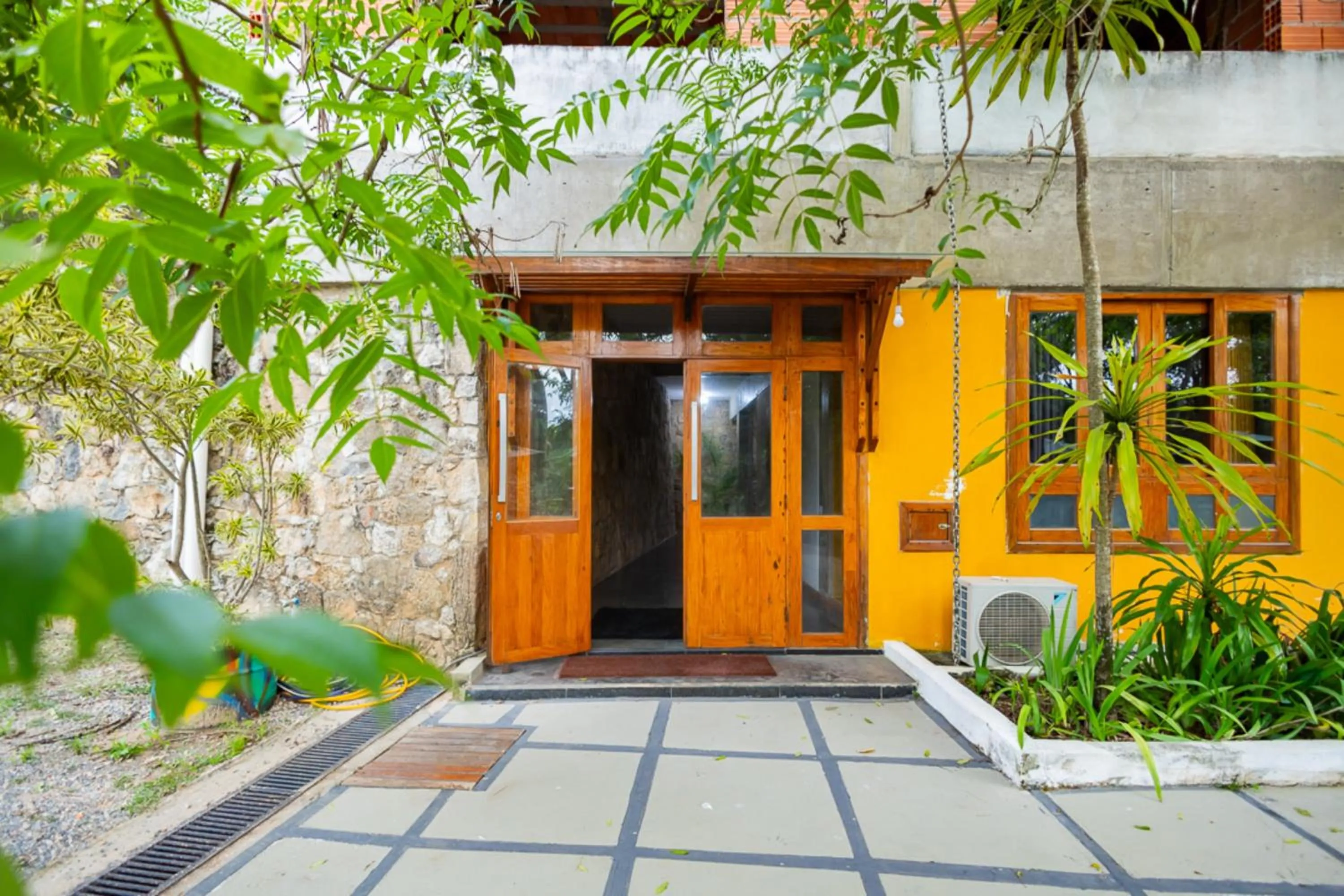 Property building in Putini Pousada e Hotel by OYO