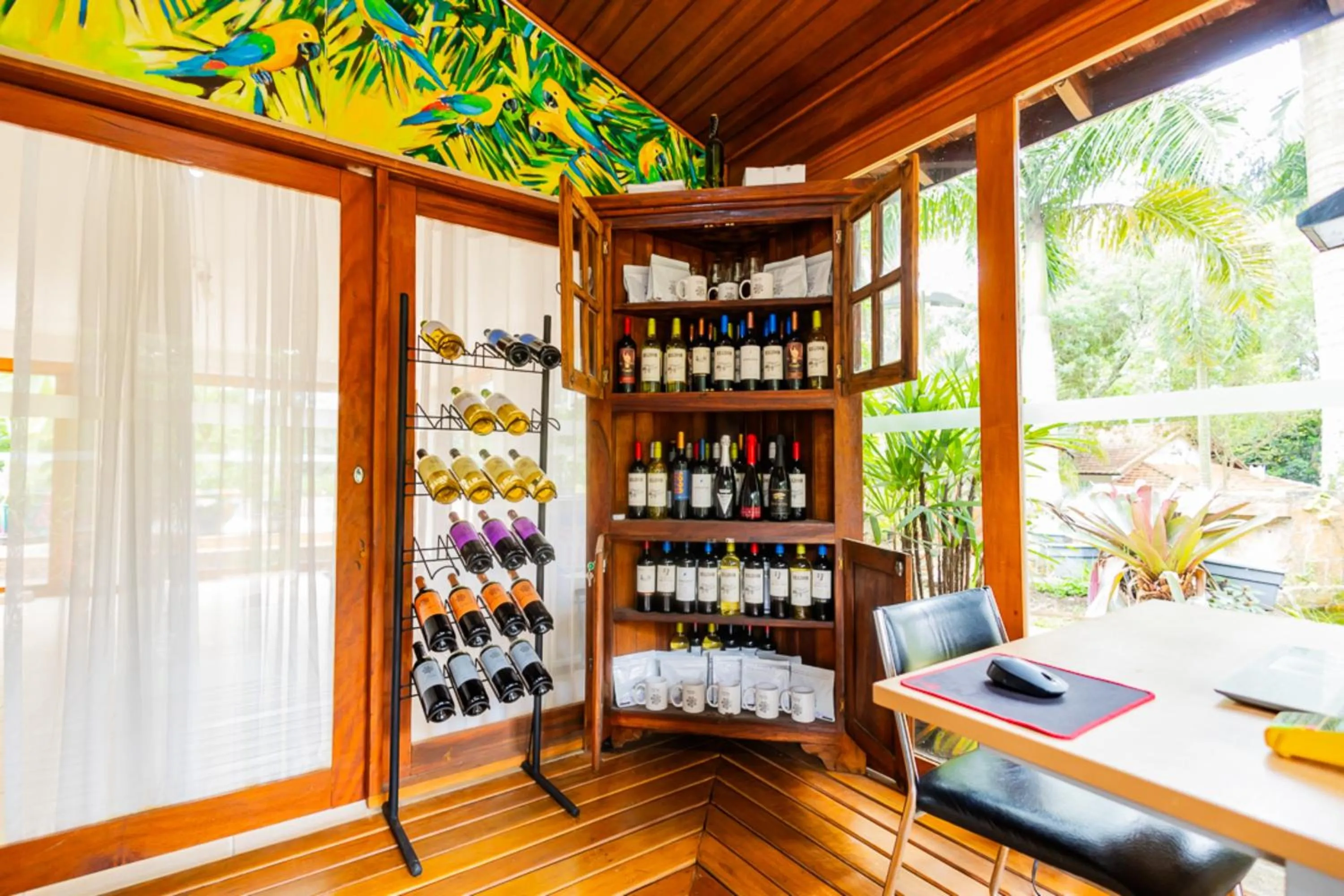 Lobby or reception in Putini Pousada e Hotel by OYO