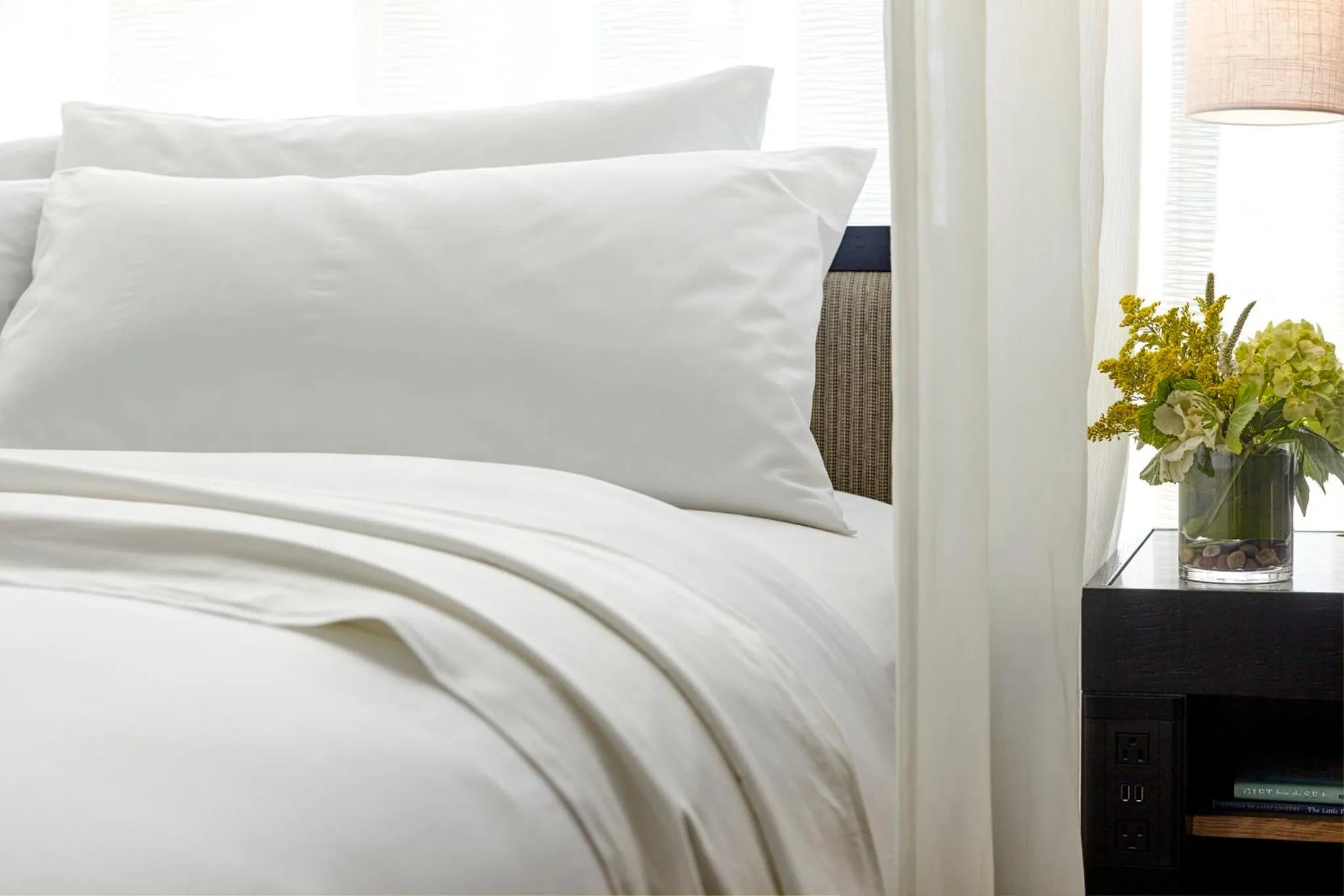 Photo of the whole room, Bed in Archer Hotel Napa