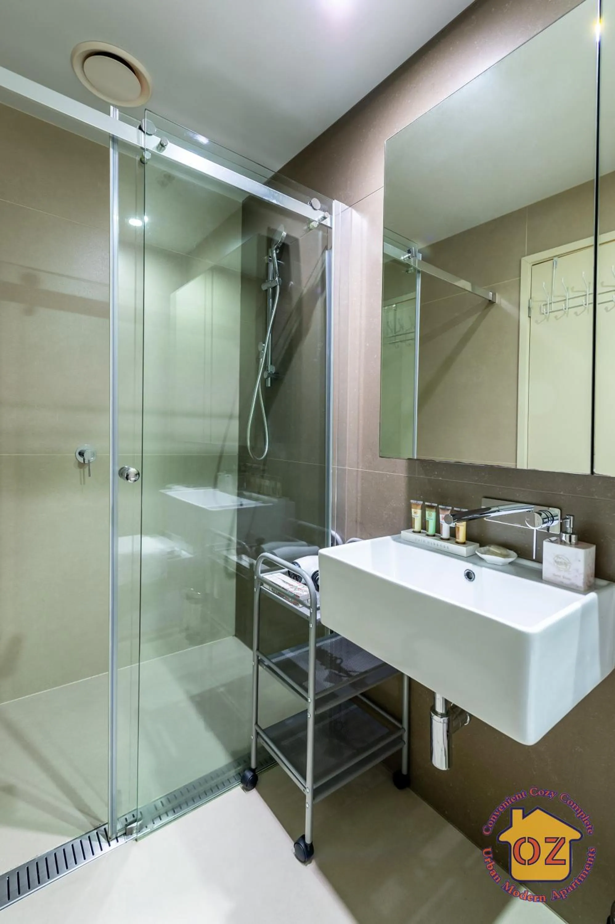 Shower in Aussie Escape Apartments-Skyline Collins Tower