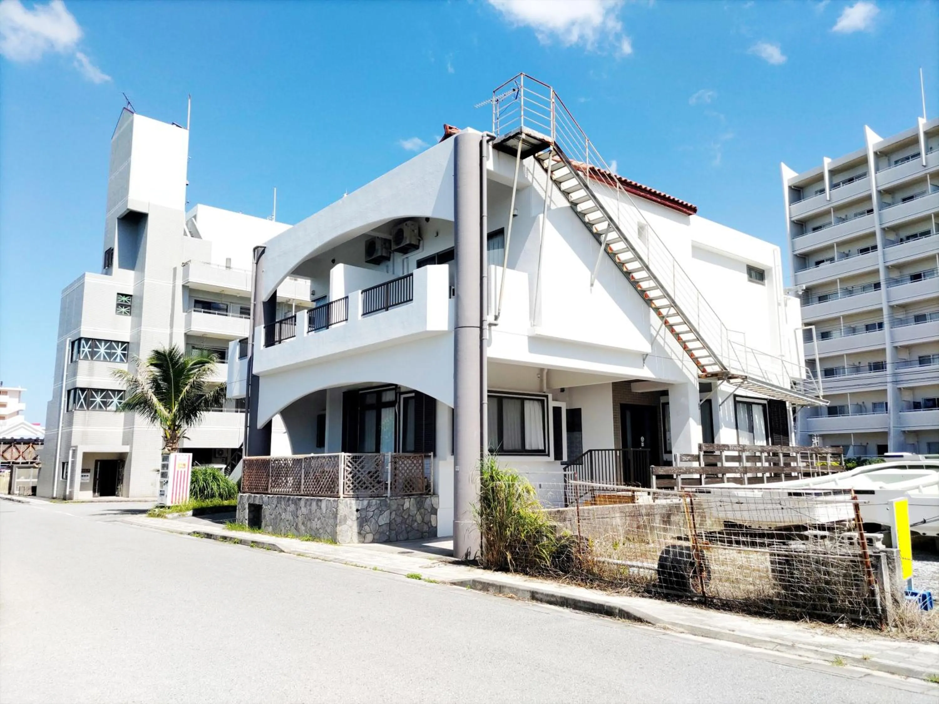 Property building in Kariyushi Condominium Resort Sea Side House
