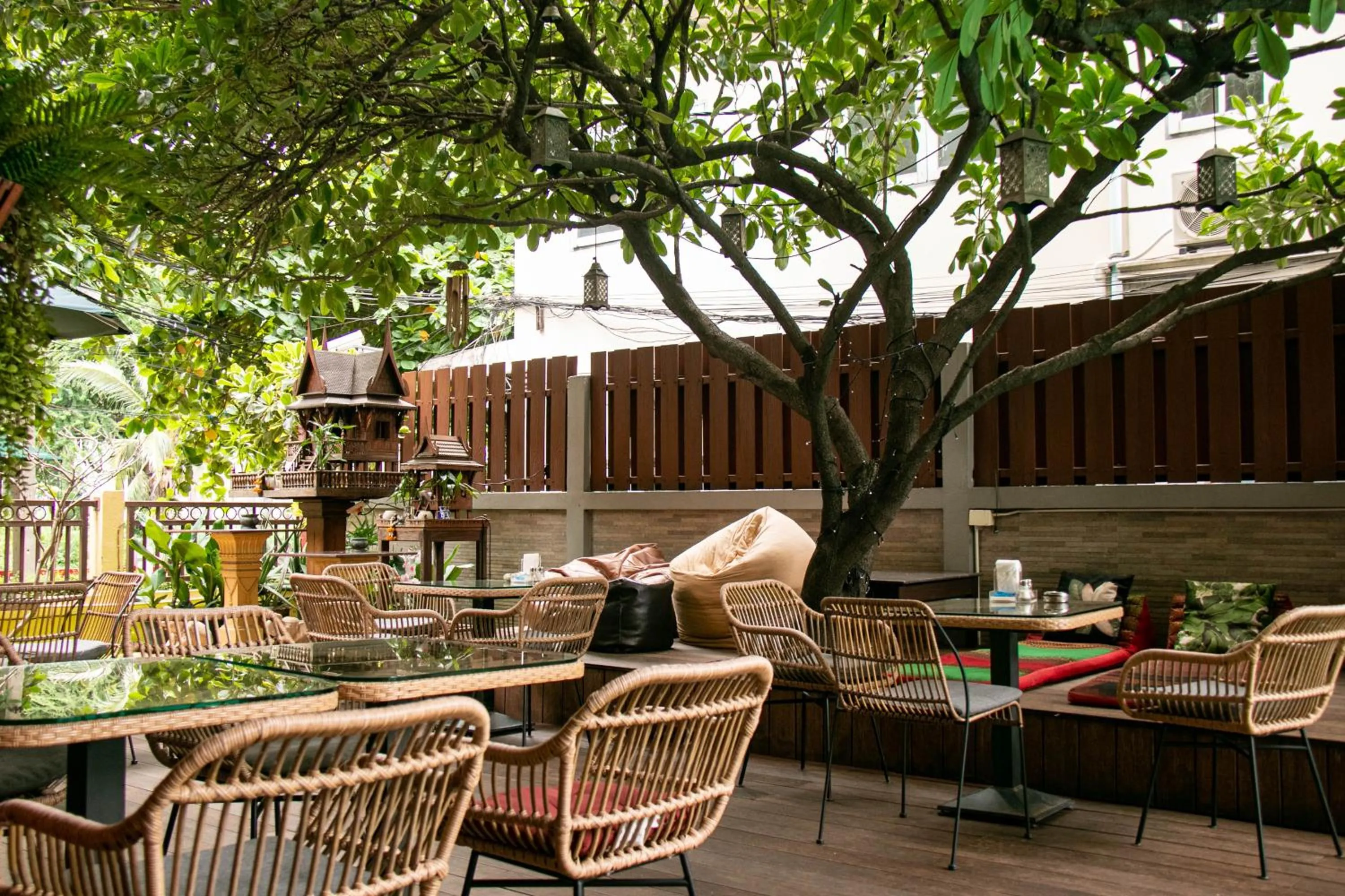 Garden in Lamphu Tree House Boutique Hotel