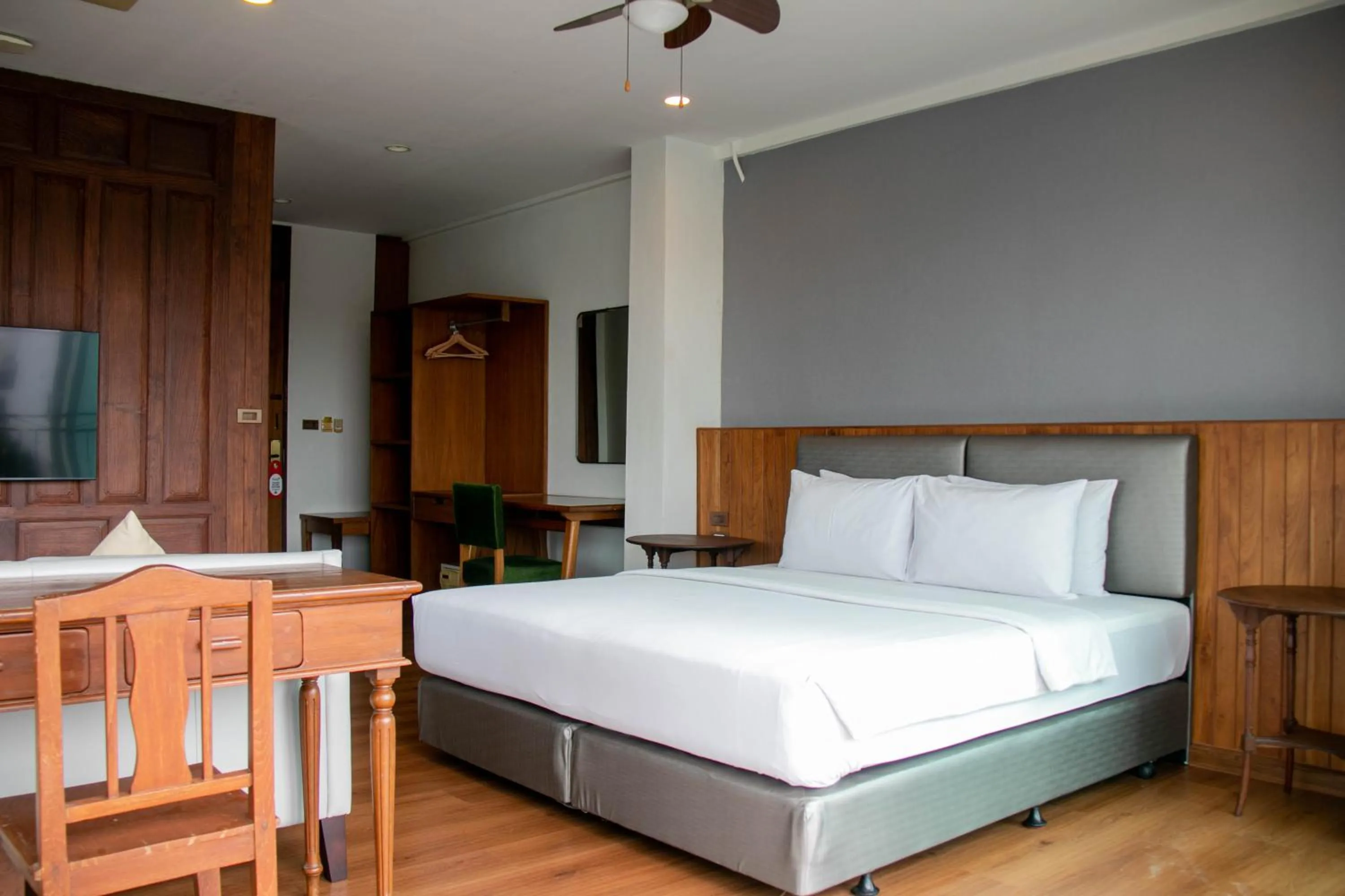 Photo of the whole room, Bed in Lamphu Tree House Boutique Hotel
