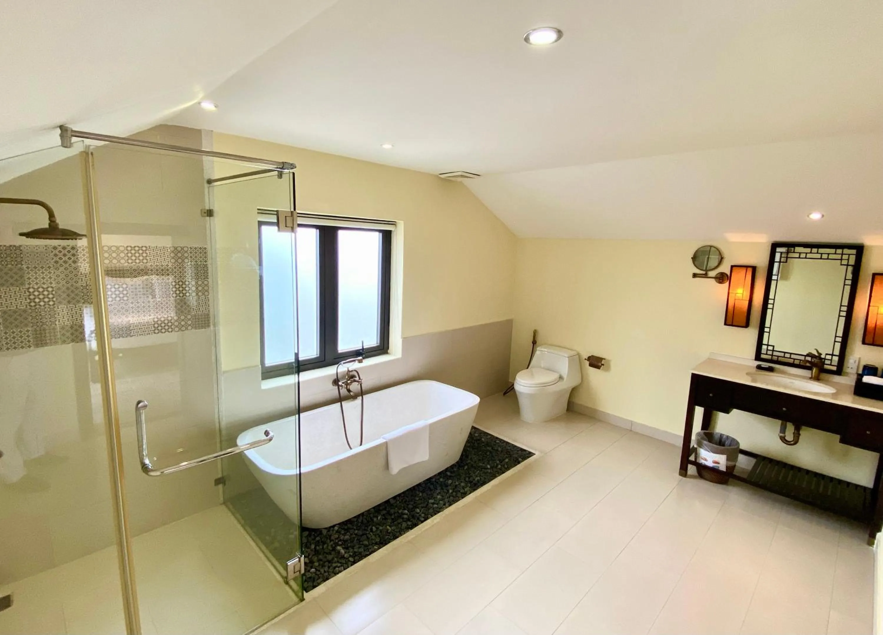 Shower in Wyndham Garden Hoi An Cua Dai Beach