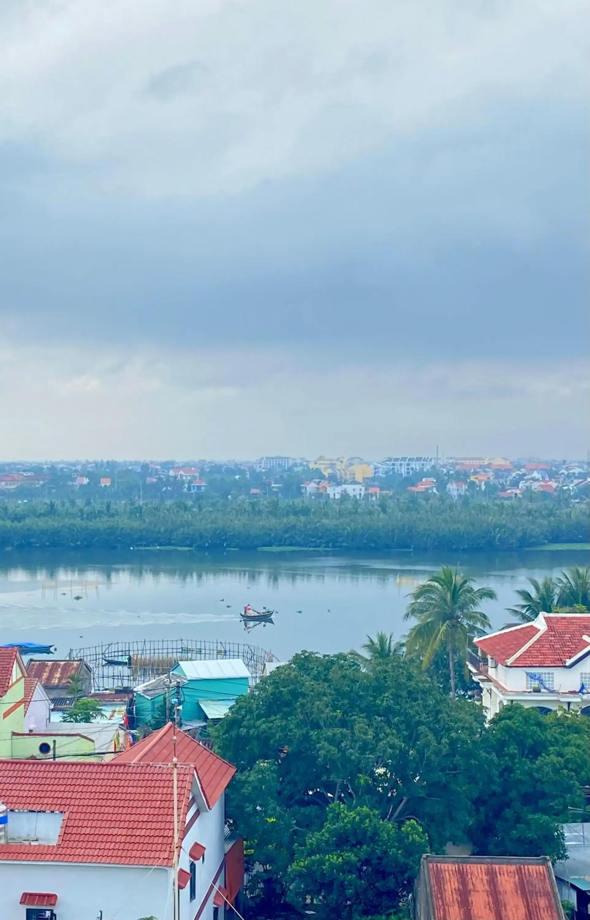 Deluxe Twin Room with Ocean/Riverside View and Balcony in Wyndham Garden Hoi An Cua Dai Beach Deluxe Twin Room with Ocean/Riverside View and Balcony in Wyndham Garden Hoi An Cua Dai Beach