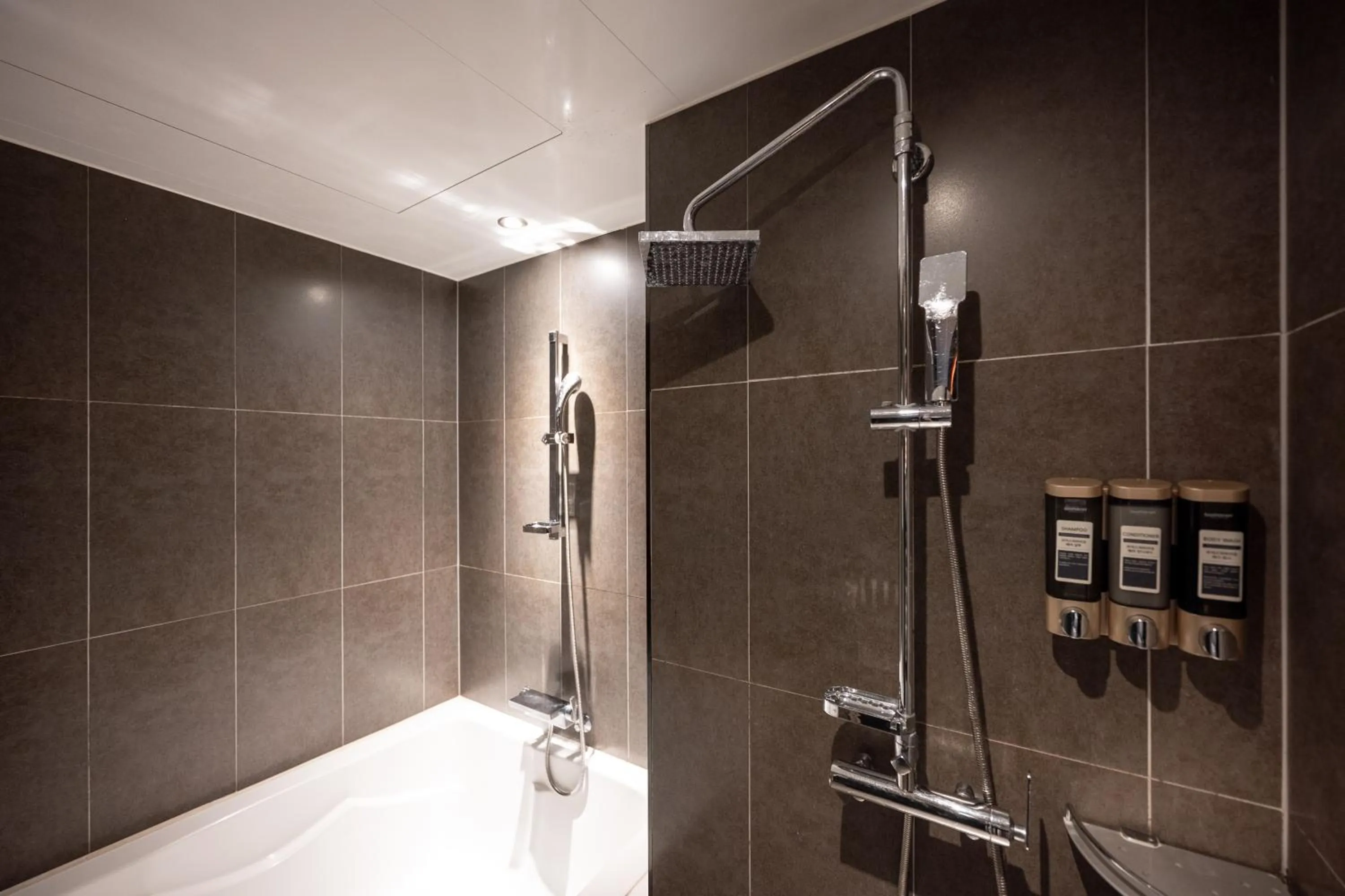 Golden Business Hotel