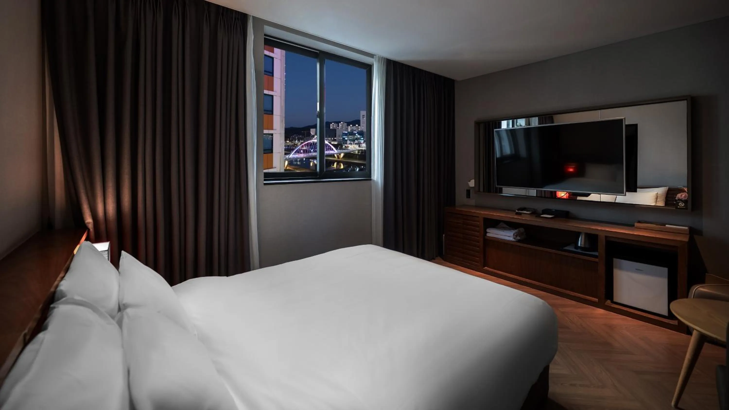 Bed in Golden Business Hotel