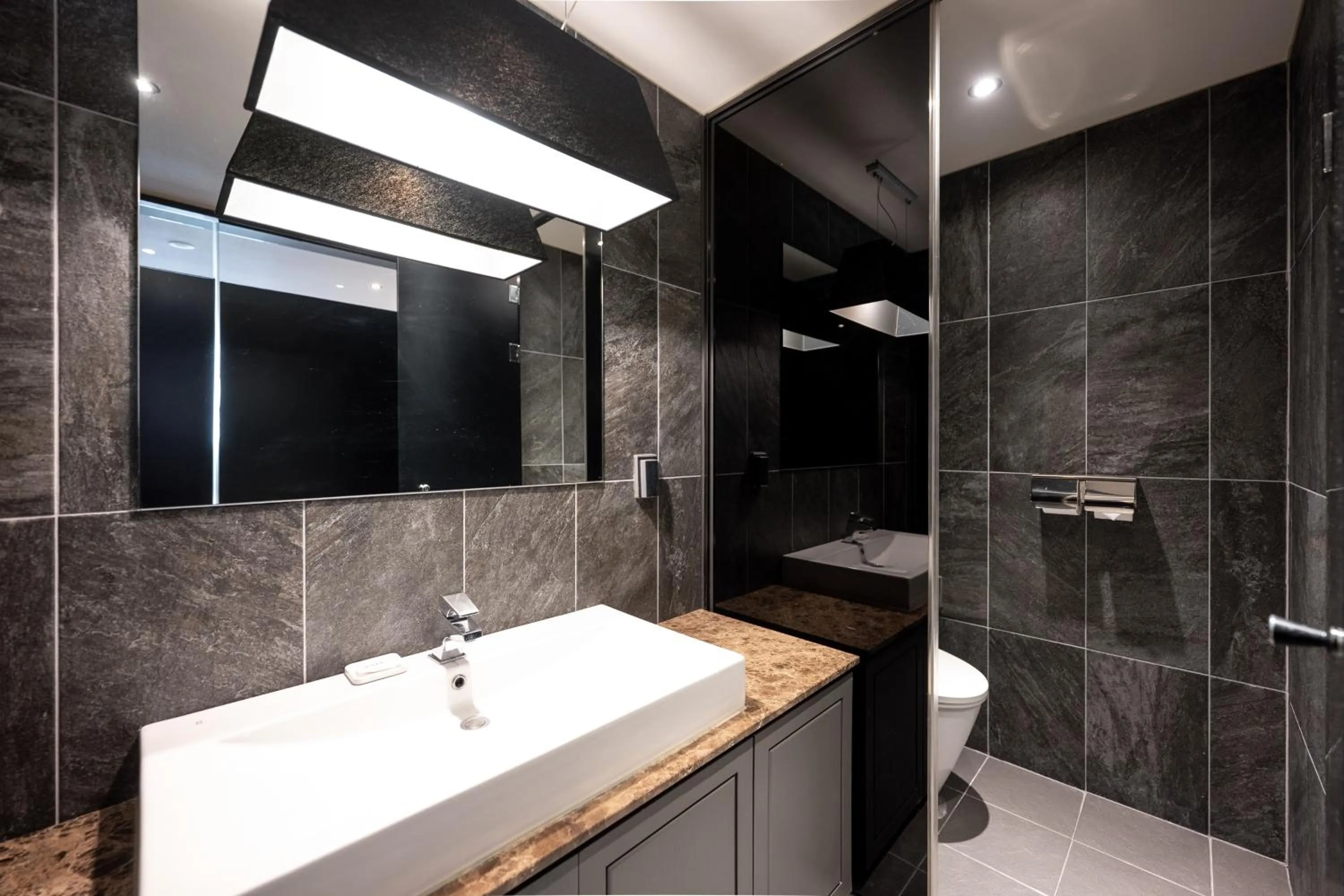 Golden Business Hotel