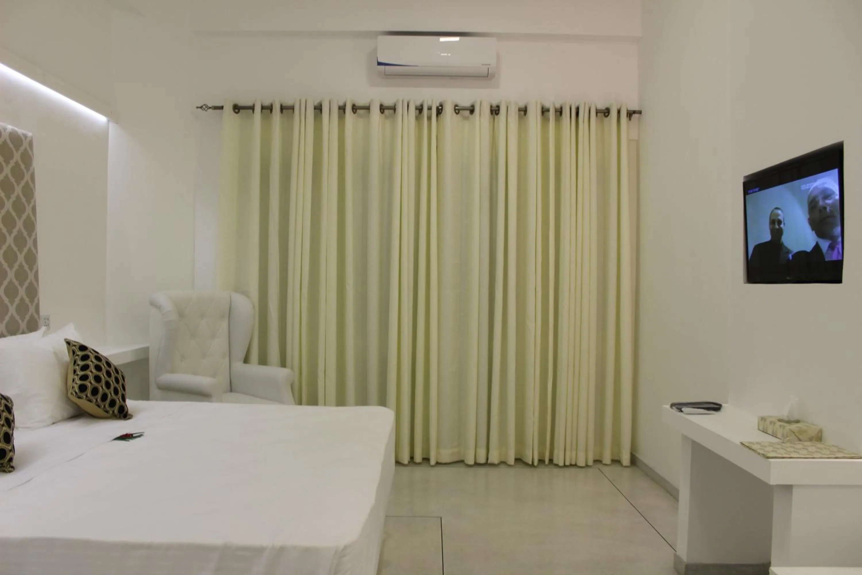 Photo of the whole room in Heaven By O