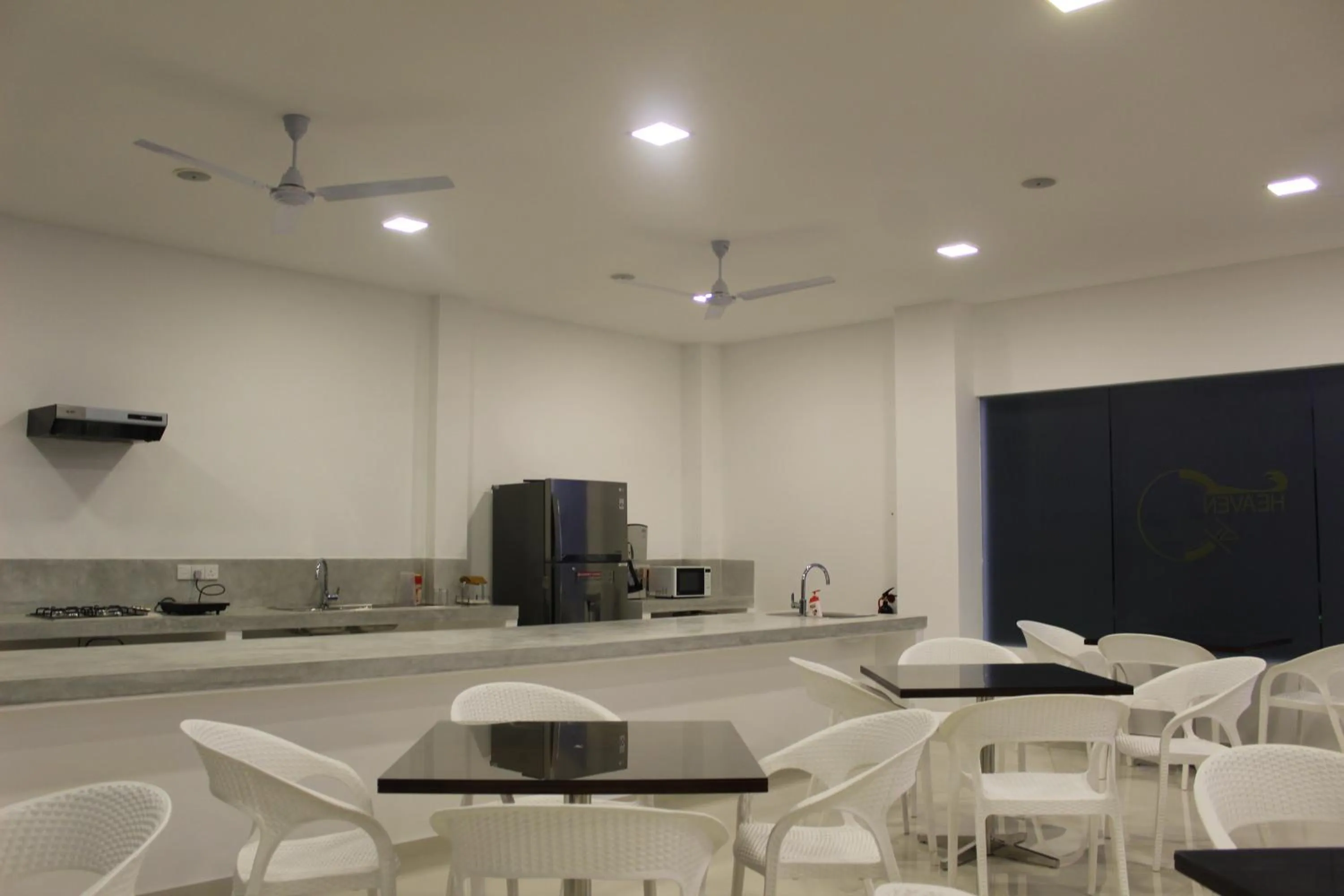 Restaurant/places to eat in Heaven By O