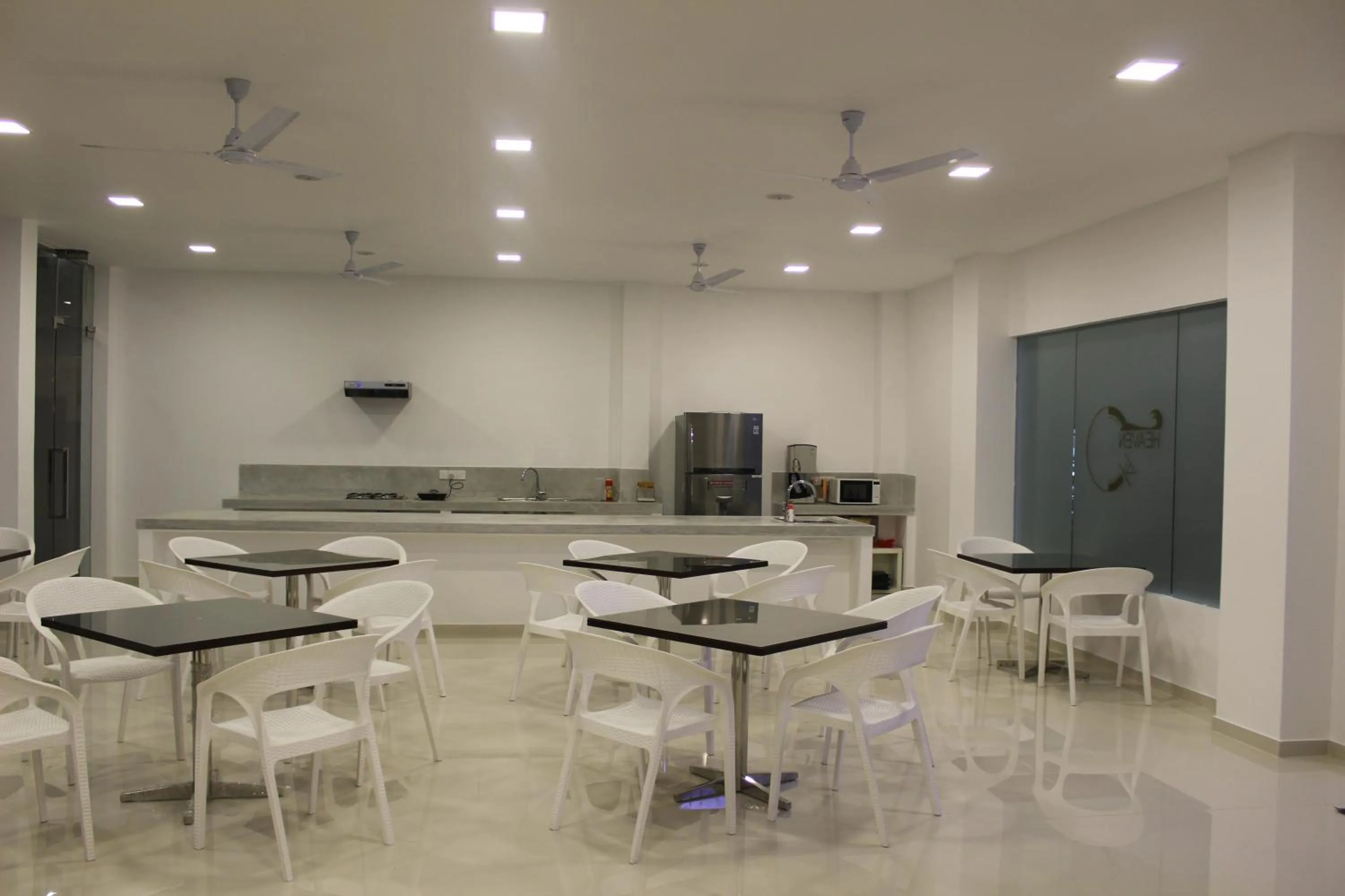 Restaurant/places to eat in Heaven By O