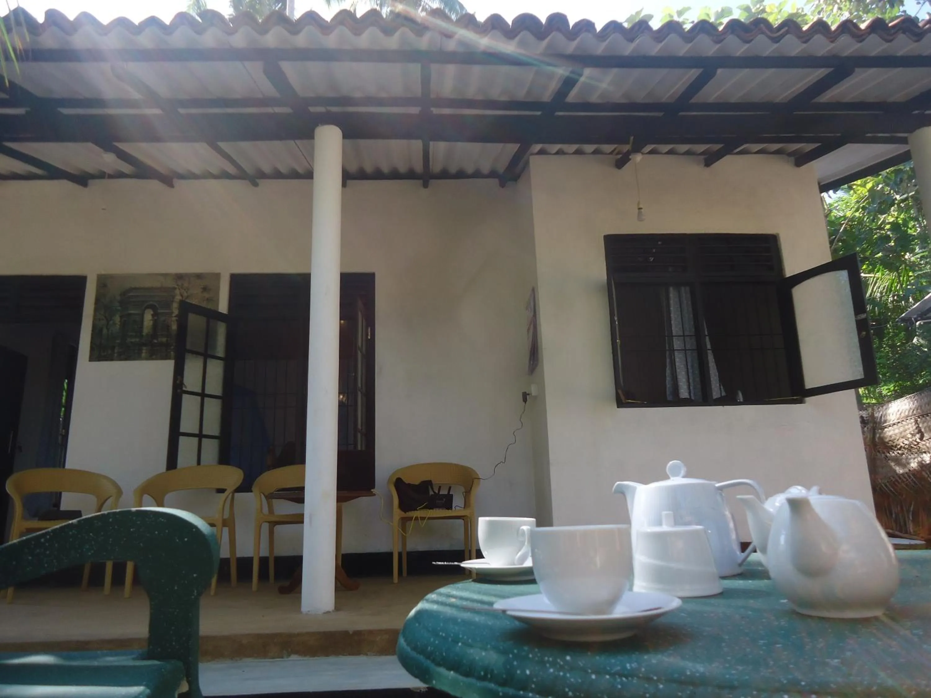 Seating area in Hiriketiya Cinnamon Garden