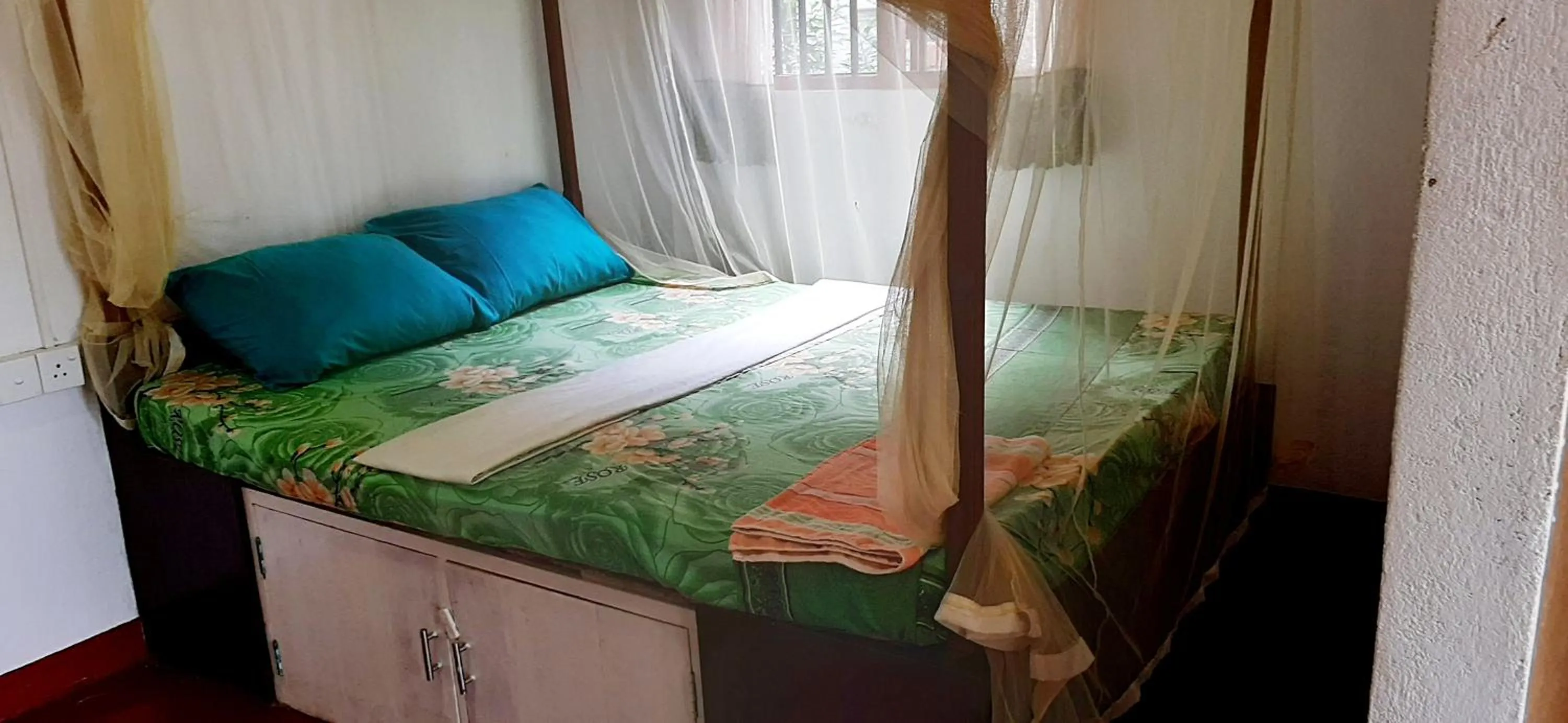 Bed in Hiriketiya Cinnamon Garden