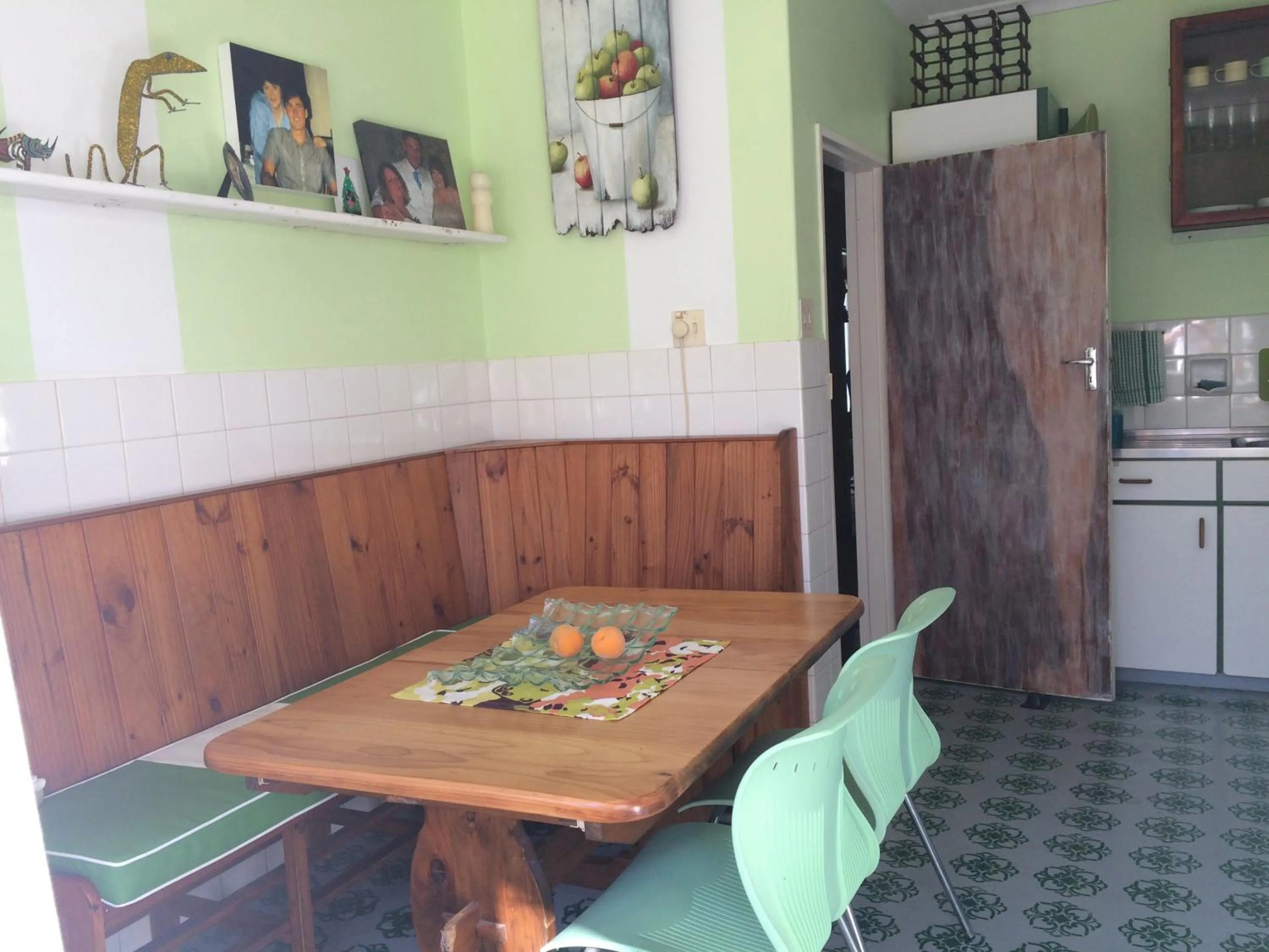 Communal kitchen in Leo's Den