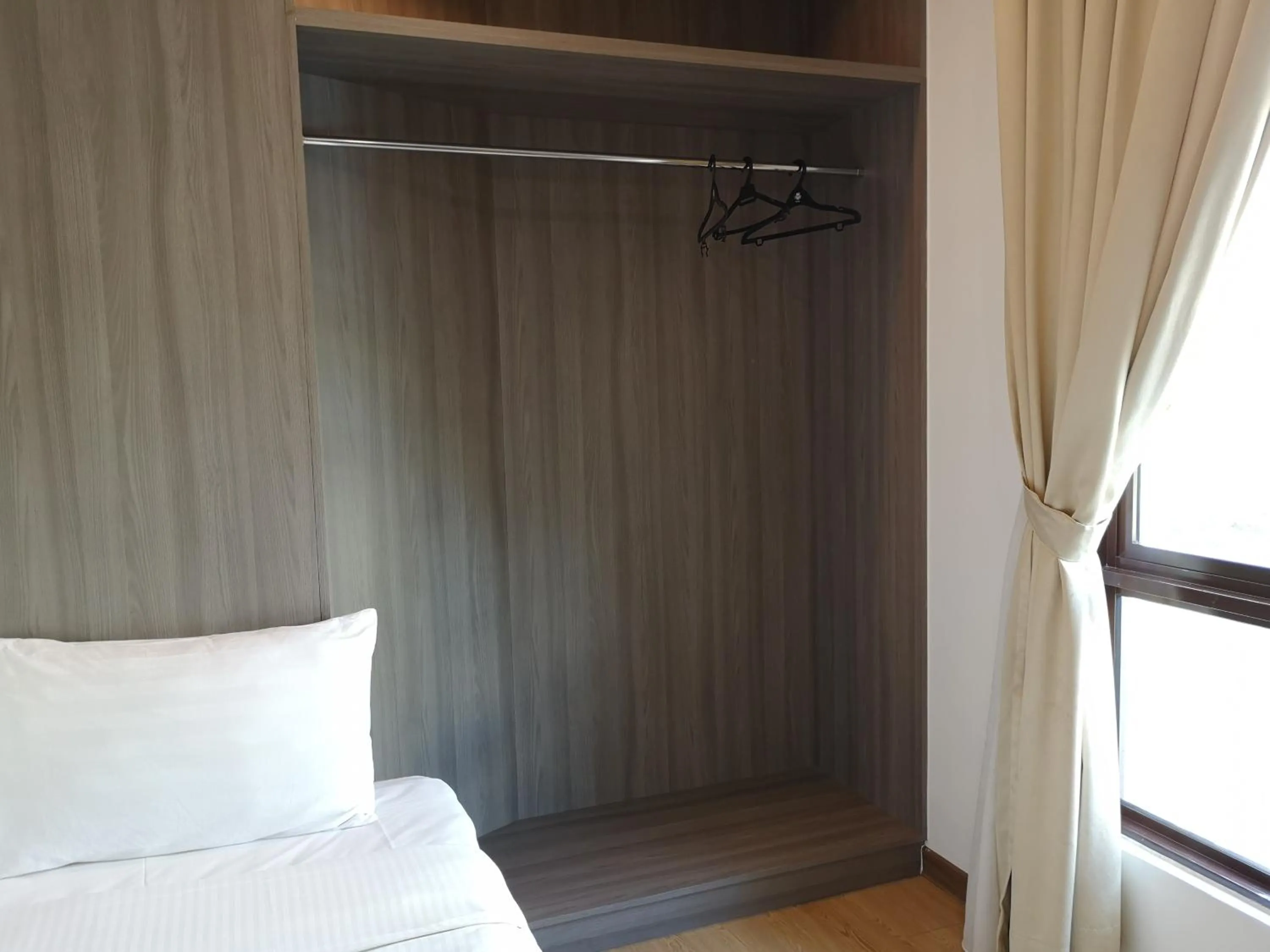 Bedroom, Bed in Signature International Hotel China Town