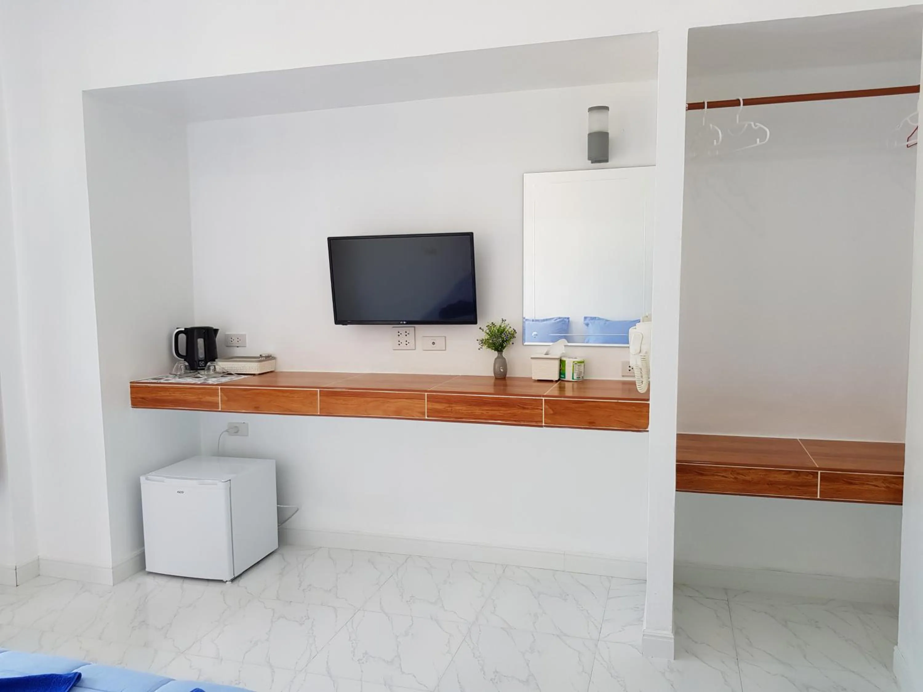 TV and multimedia in Mook Ing Lay