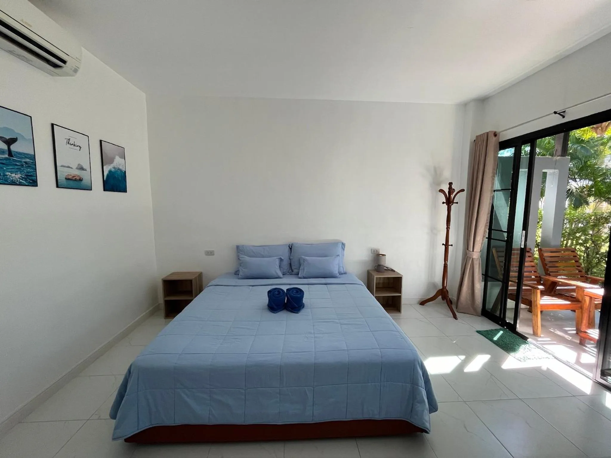 Text overlay, Bed in Mook Ing Lay