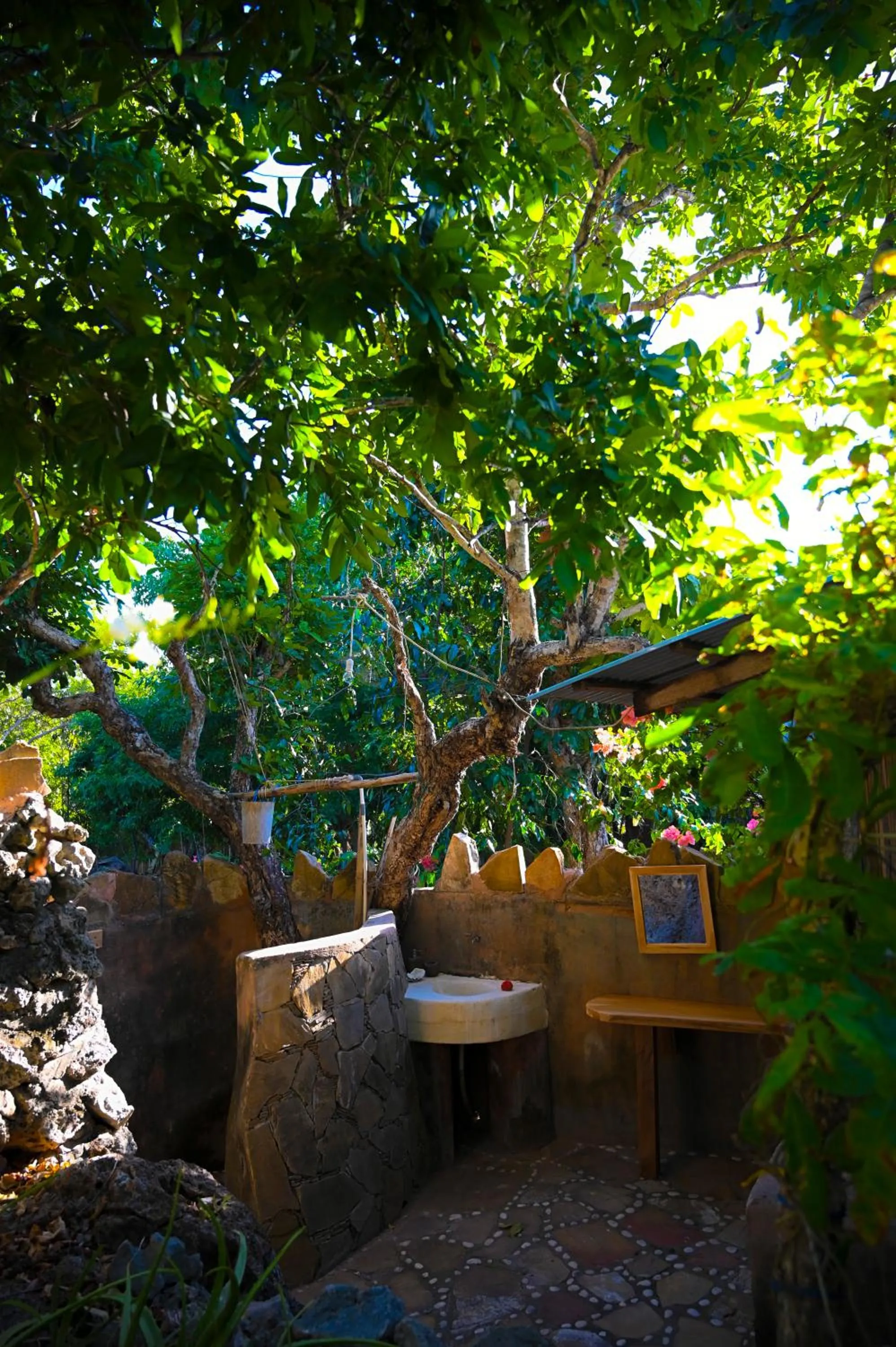 Day in Utopia Rote Lodge