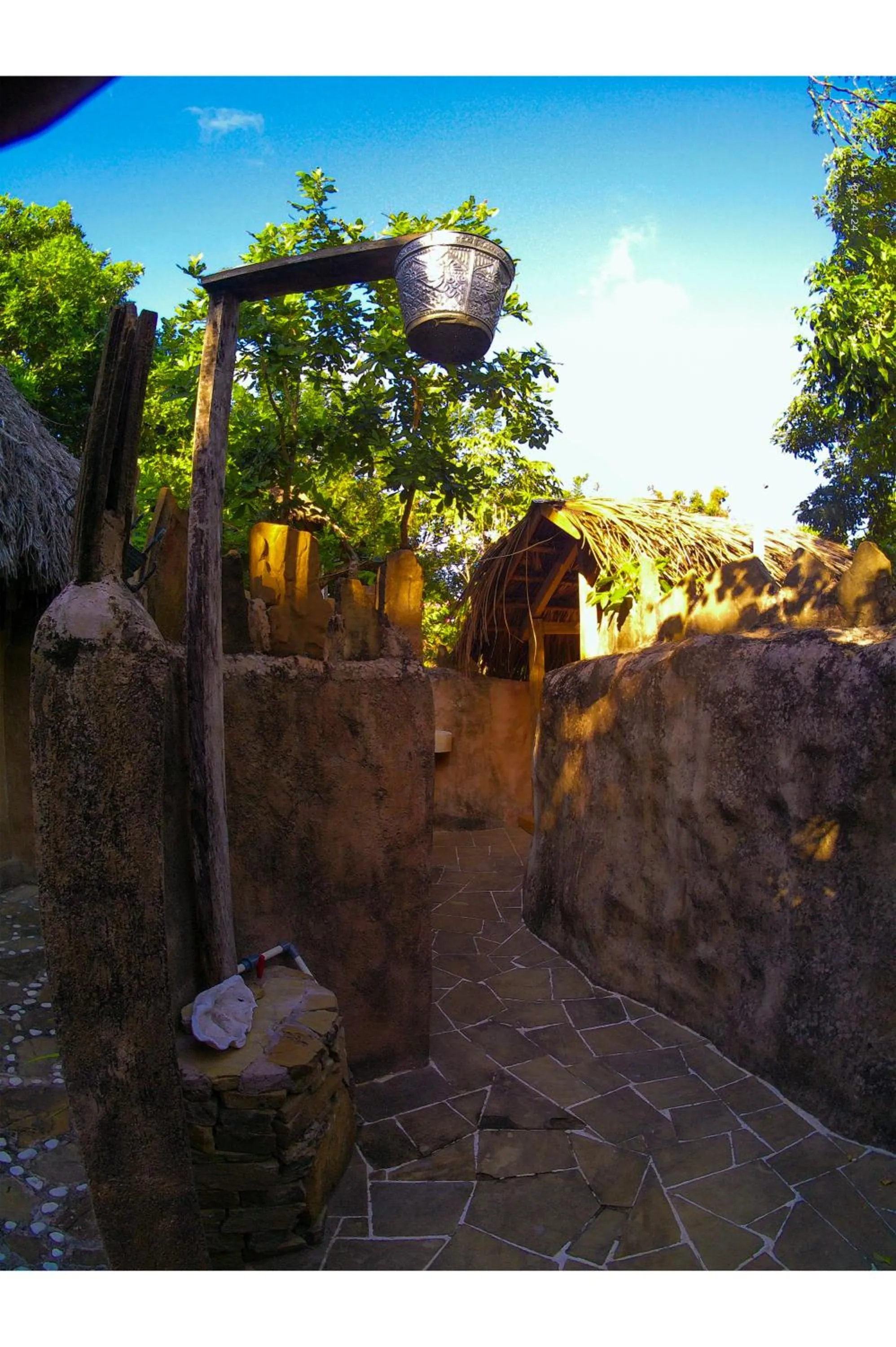 Day in Utopia Rote Lodge