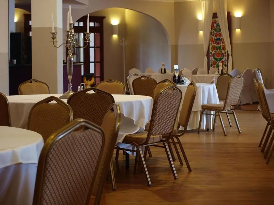 Restaurant/places to eat in Hotel Rozdroże Nieborów