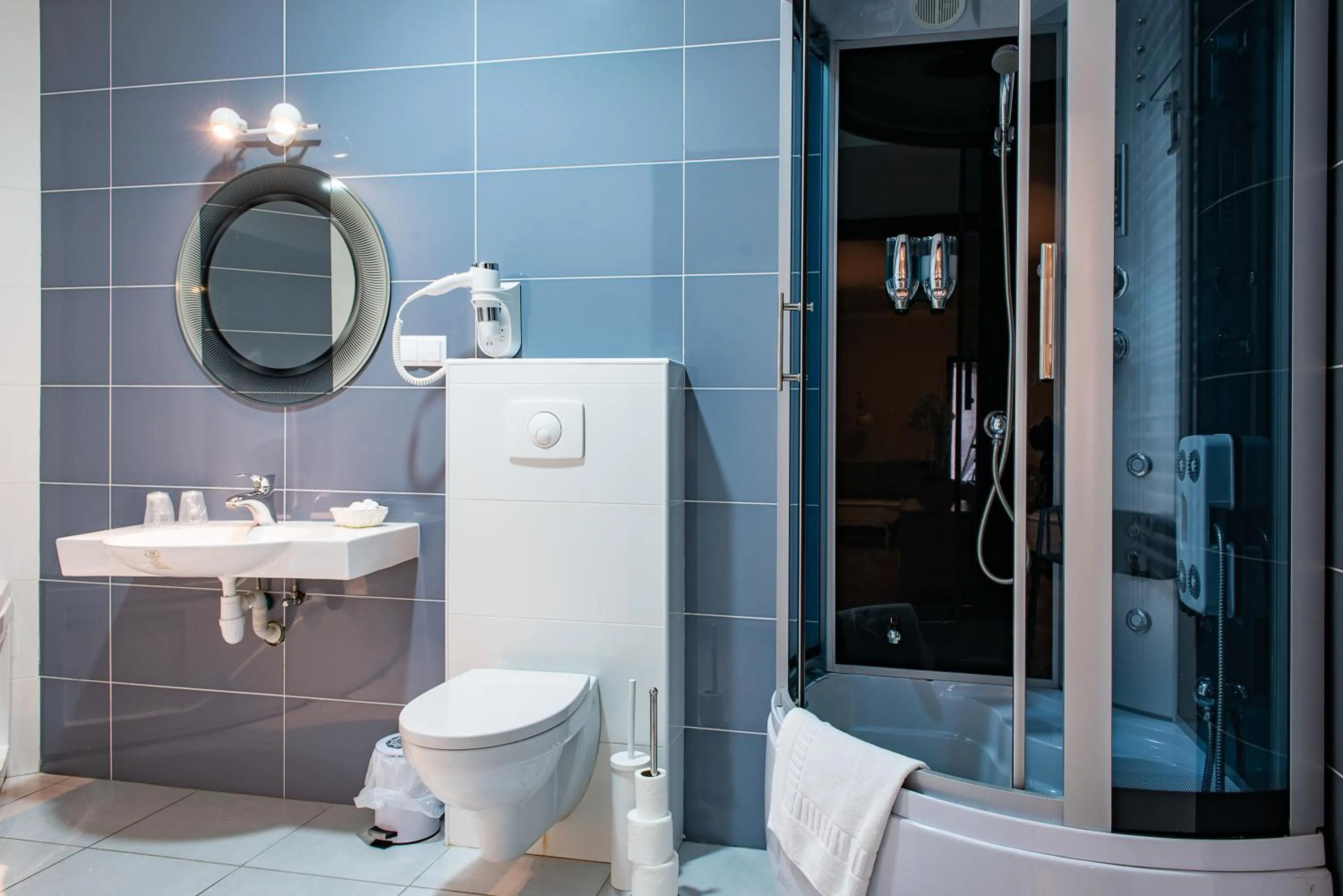 Shower in Hotel Rozdroże Nieborów