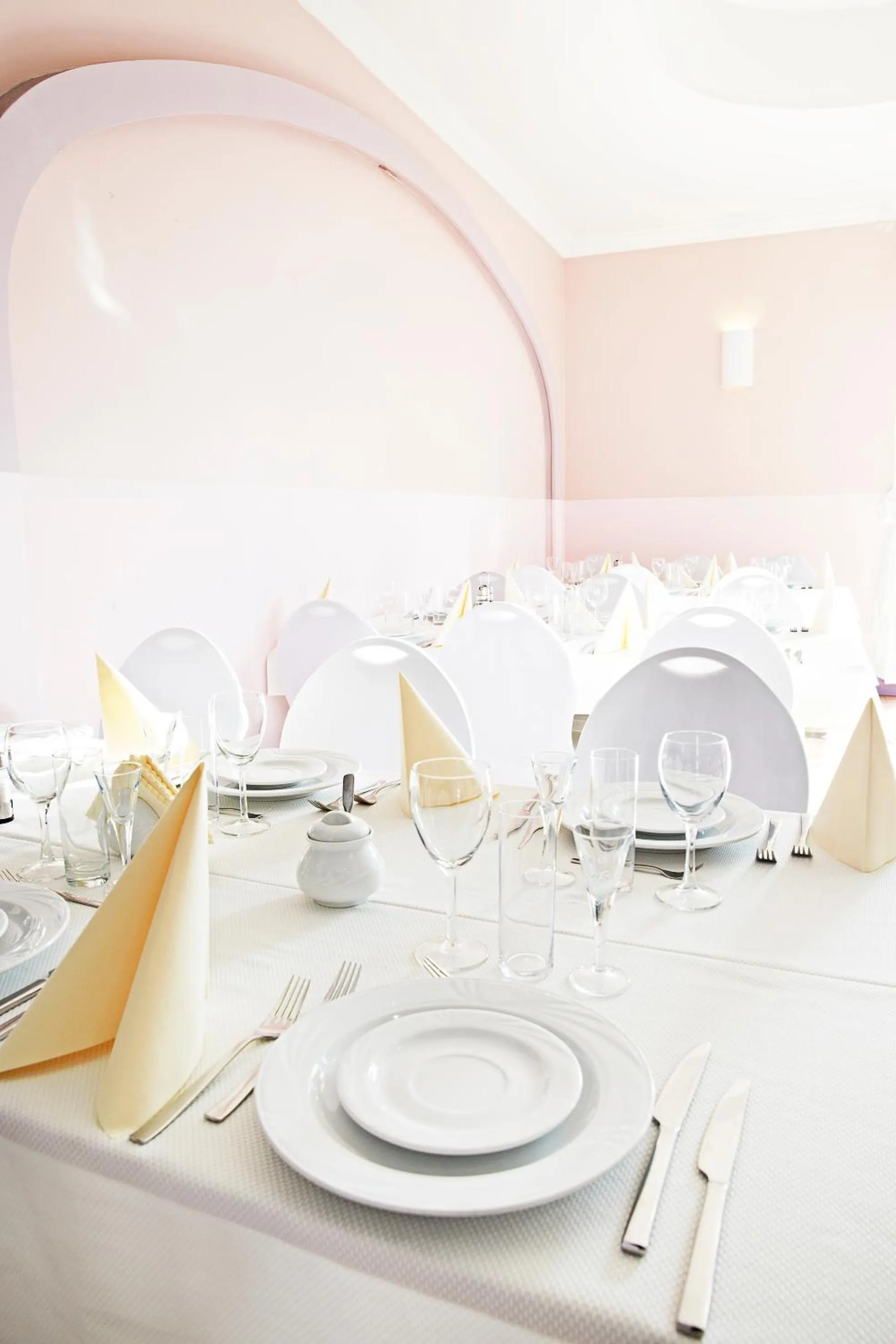 Restaurant/places to eat in Hotel Rozdroże Nieborów