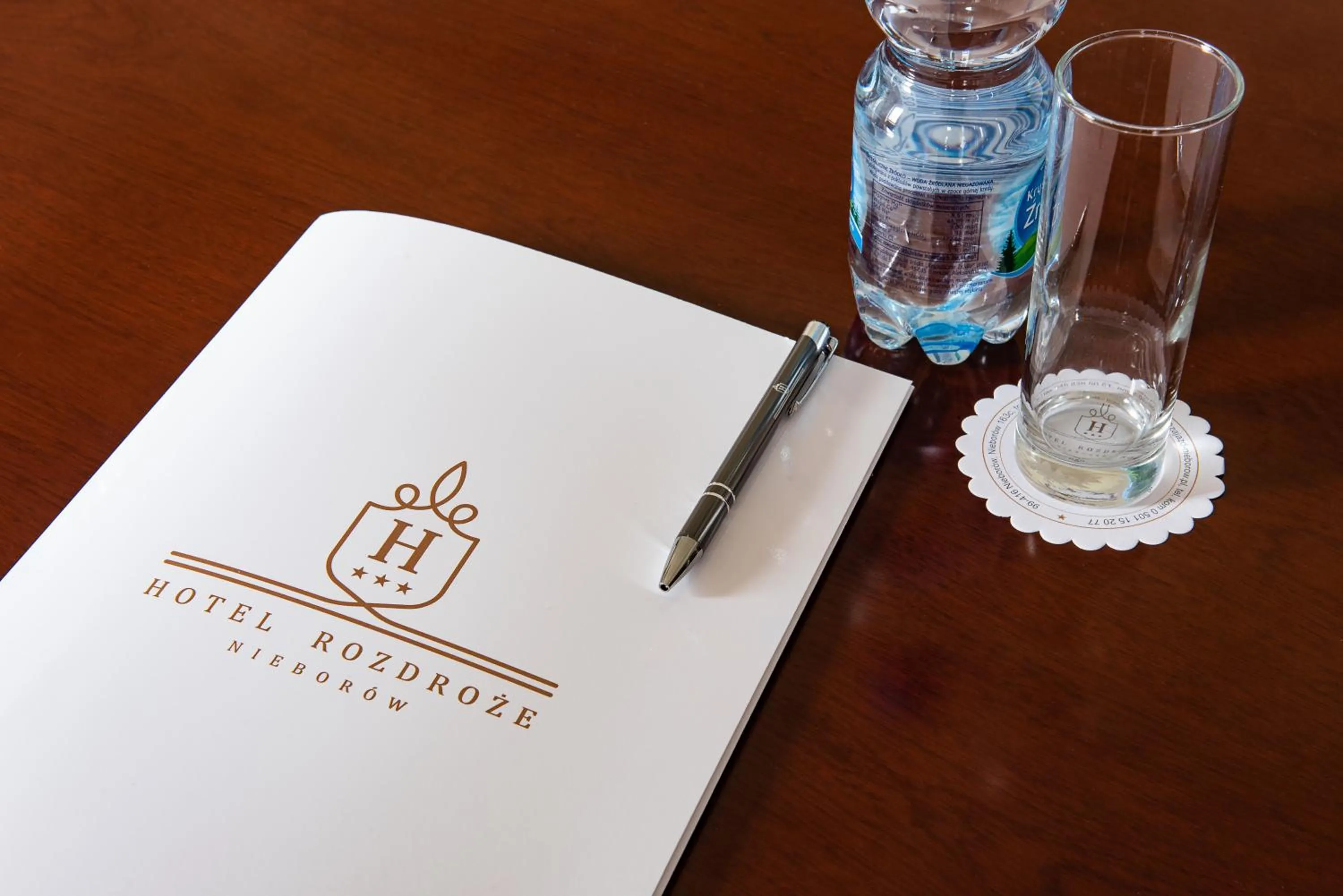 Property logo or sign in Hotel Rozdroże Nieborów