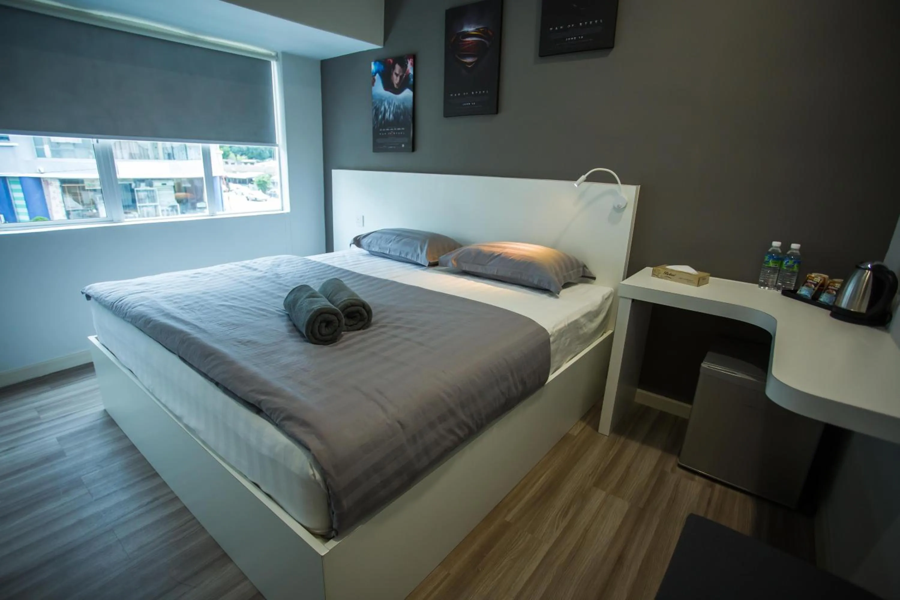 Bed in Hollywood Hotel