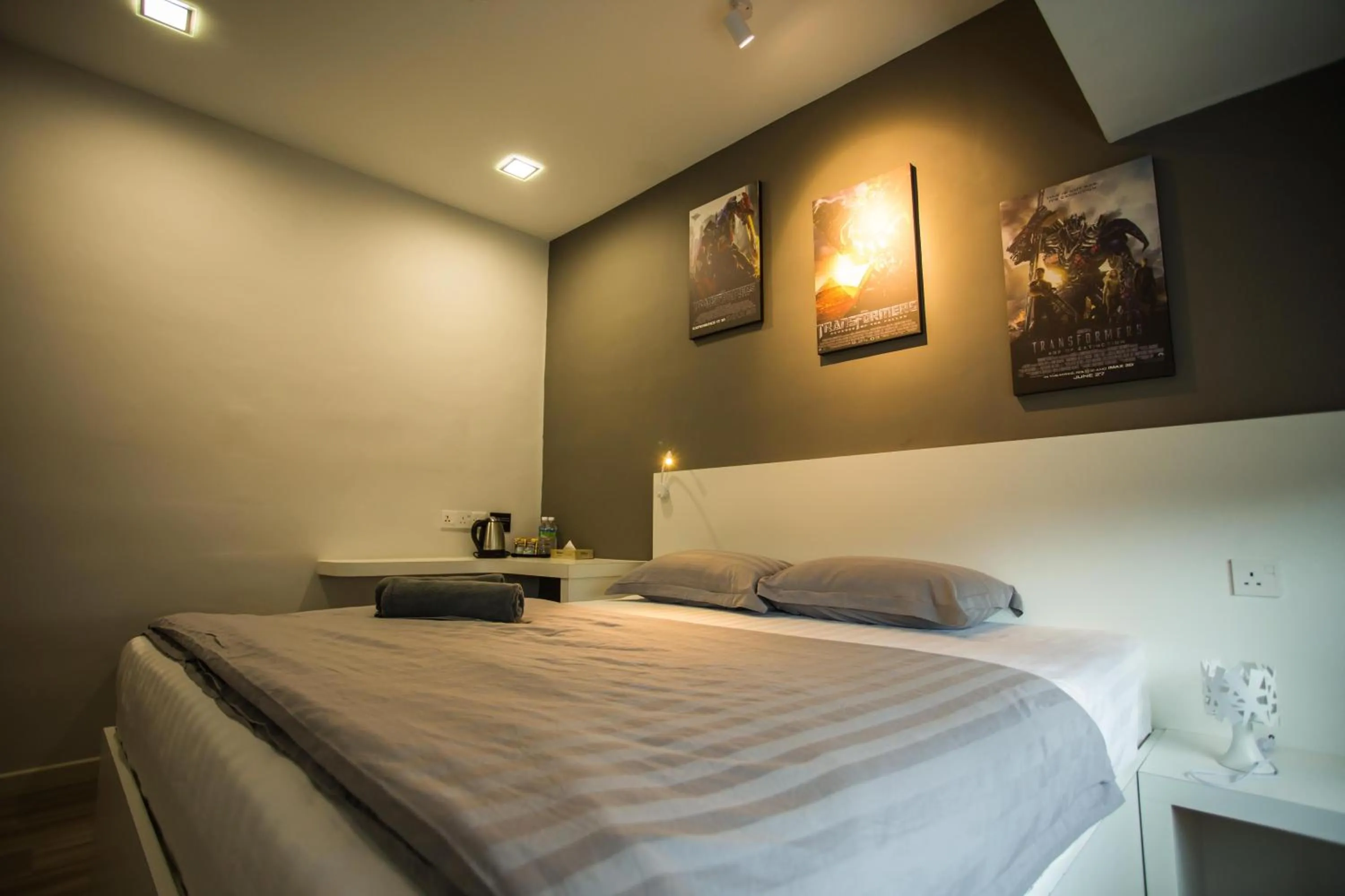 Bed in Hollywood Hotel