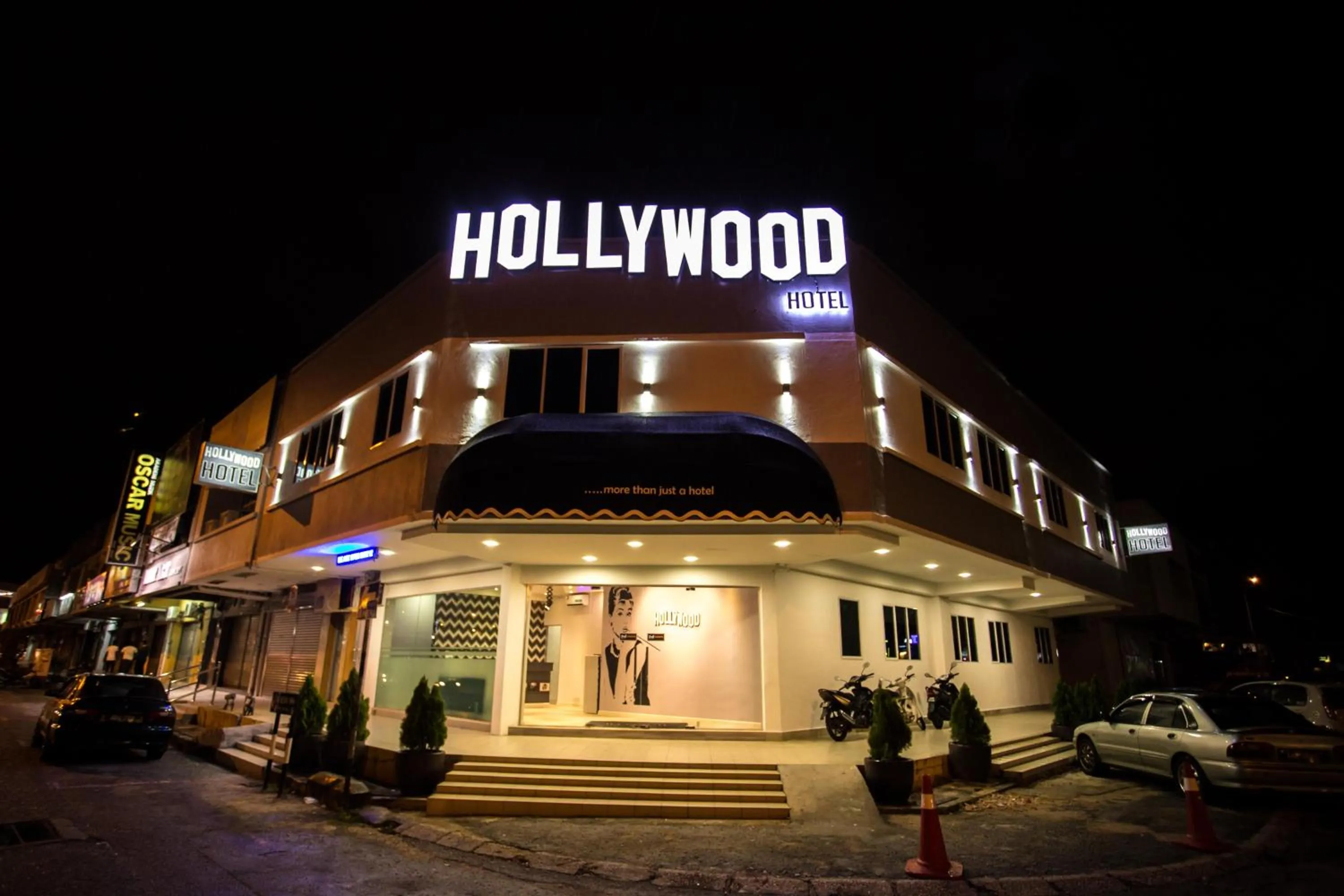 Facade/entrance in Hollywood Hotel