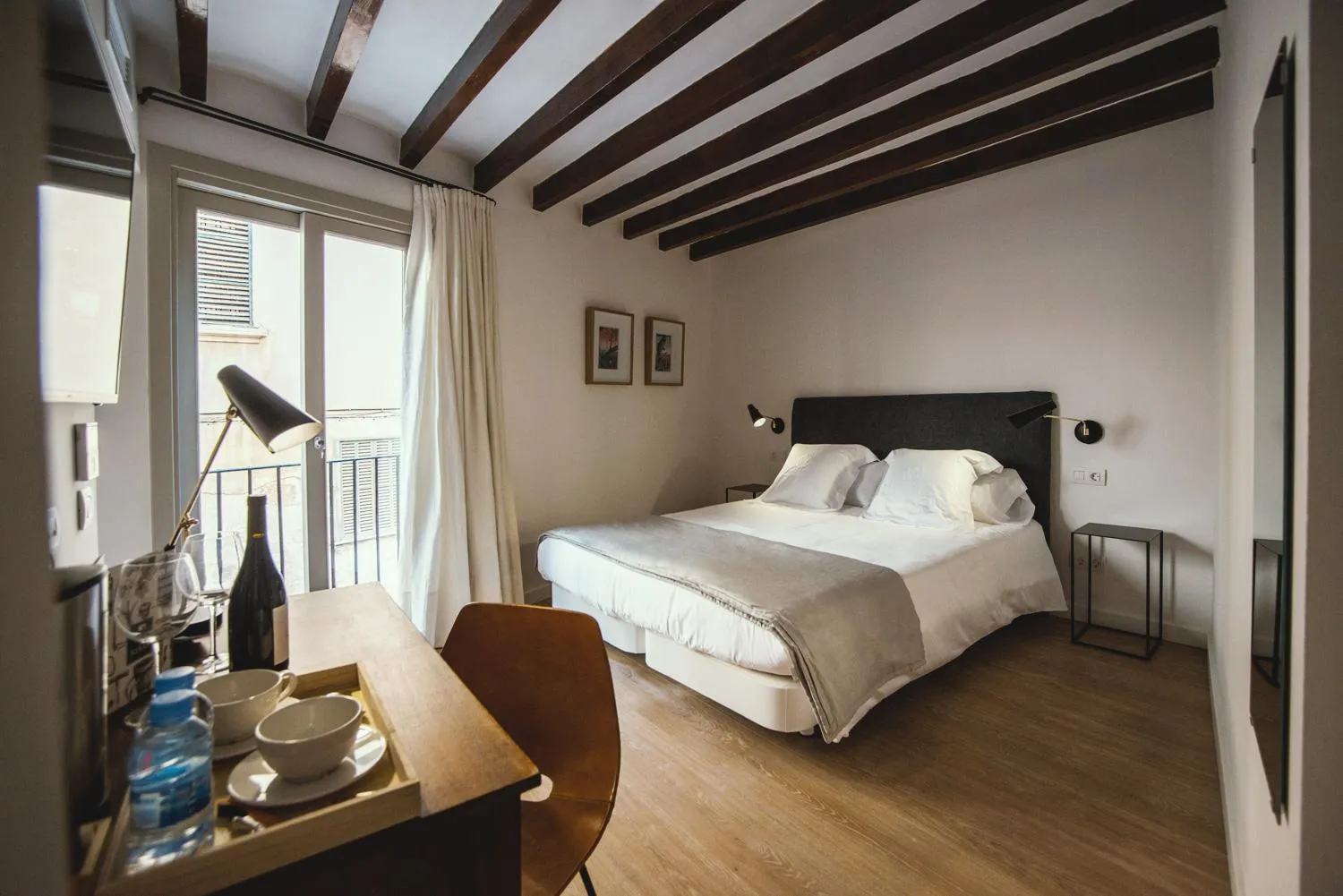 Bedroom, Bed in Canavall