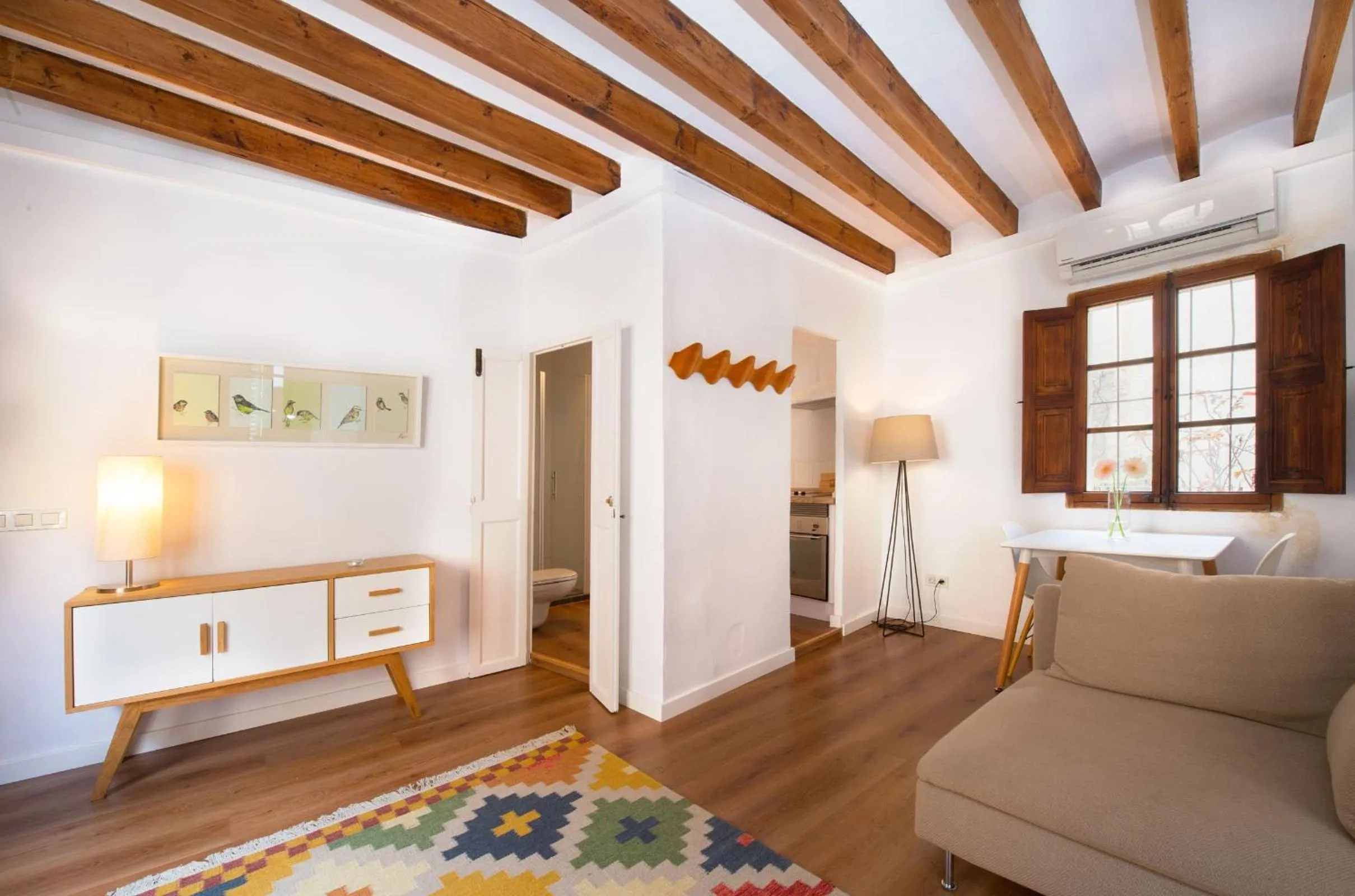 Photo of the whole room, Bed in Canavall