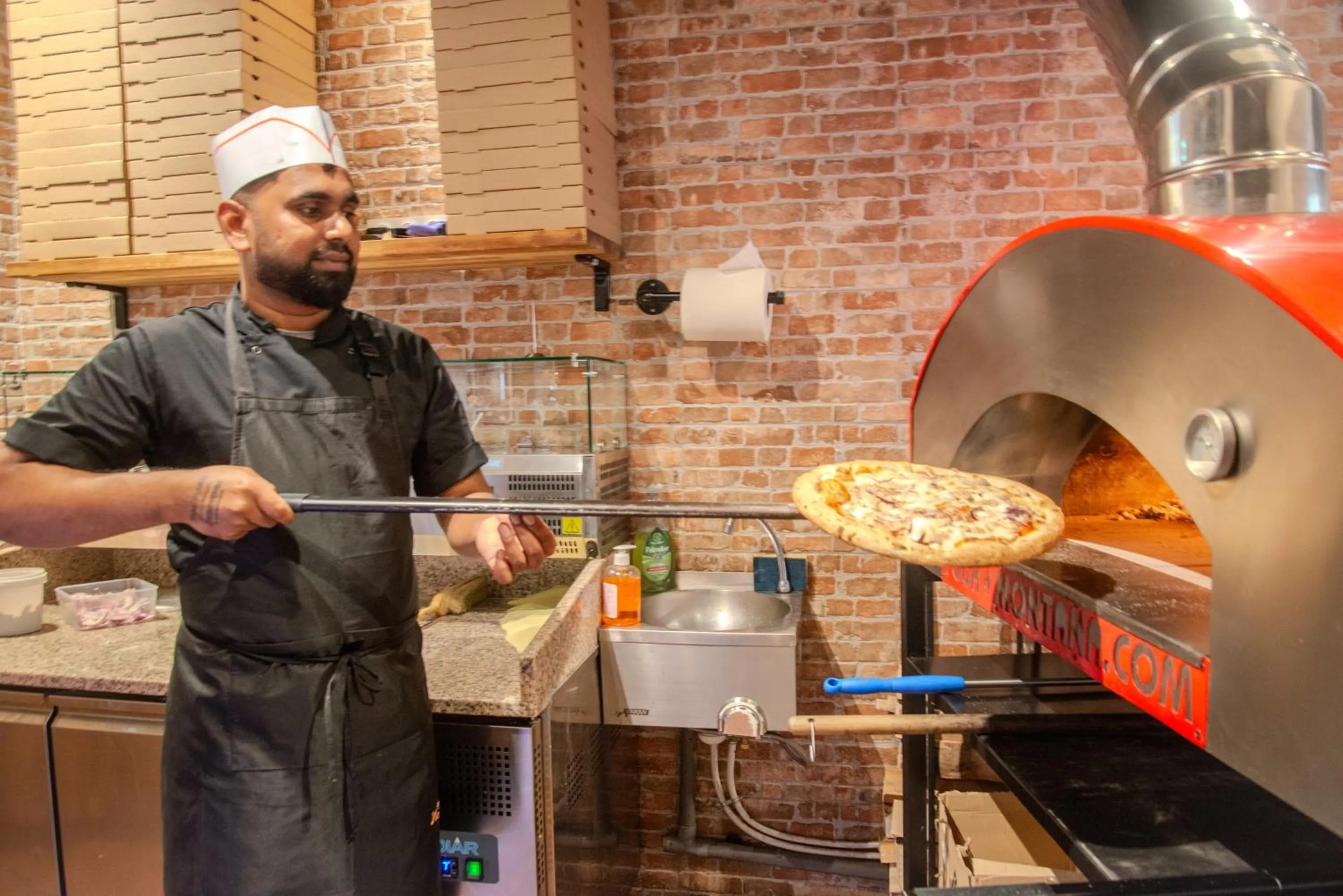 Restaurant/places to eat in Casa Serena Paris Hôtel