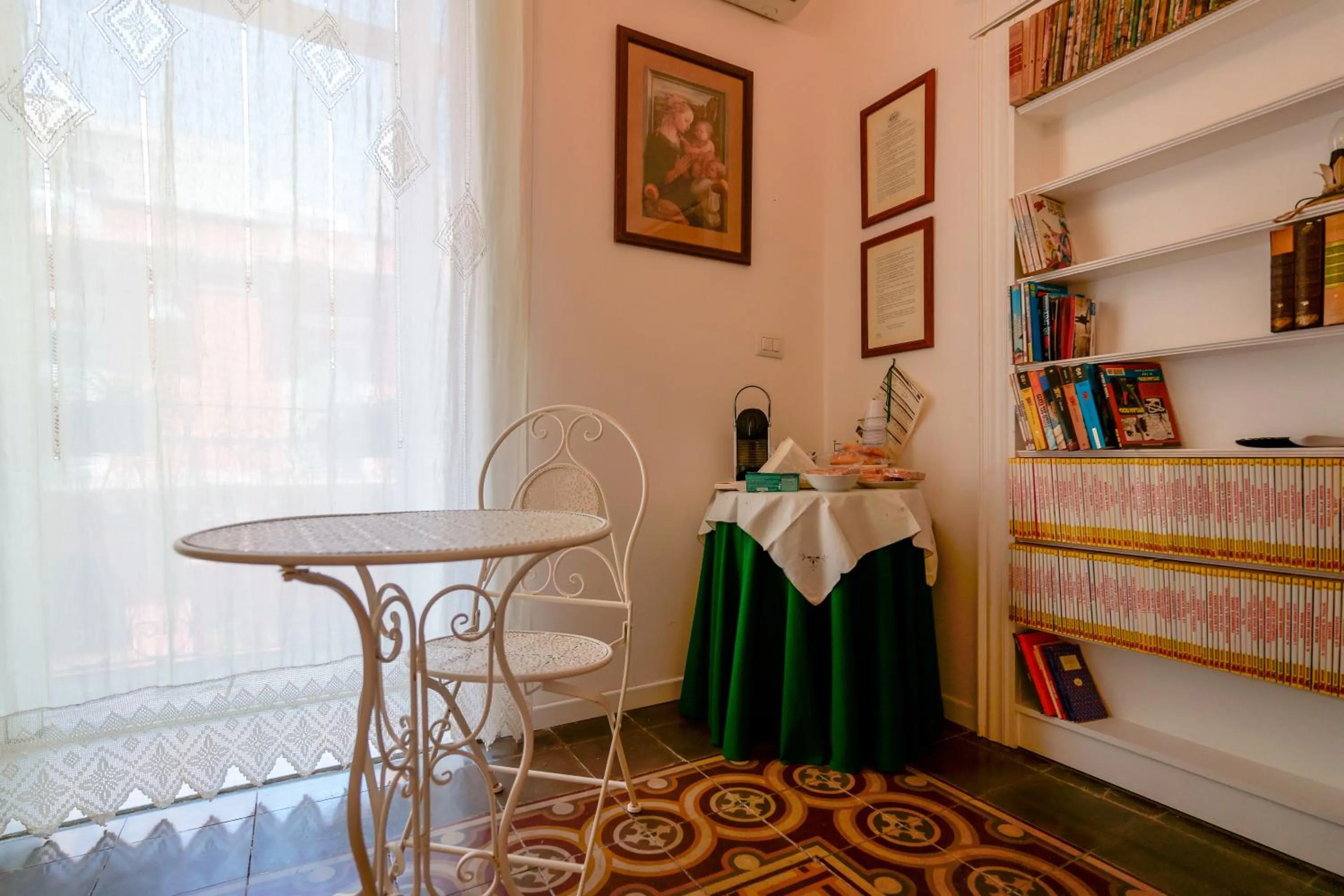 Dining area in B&B Il Melograno Taranto
