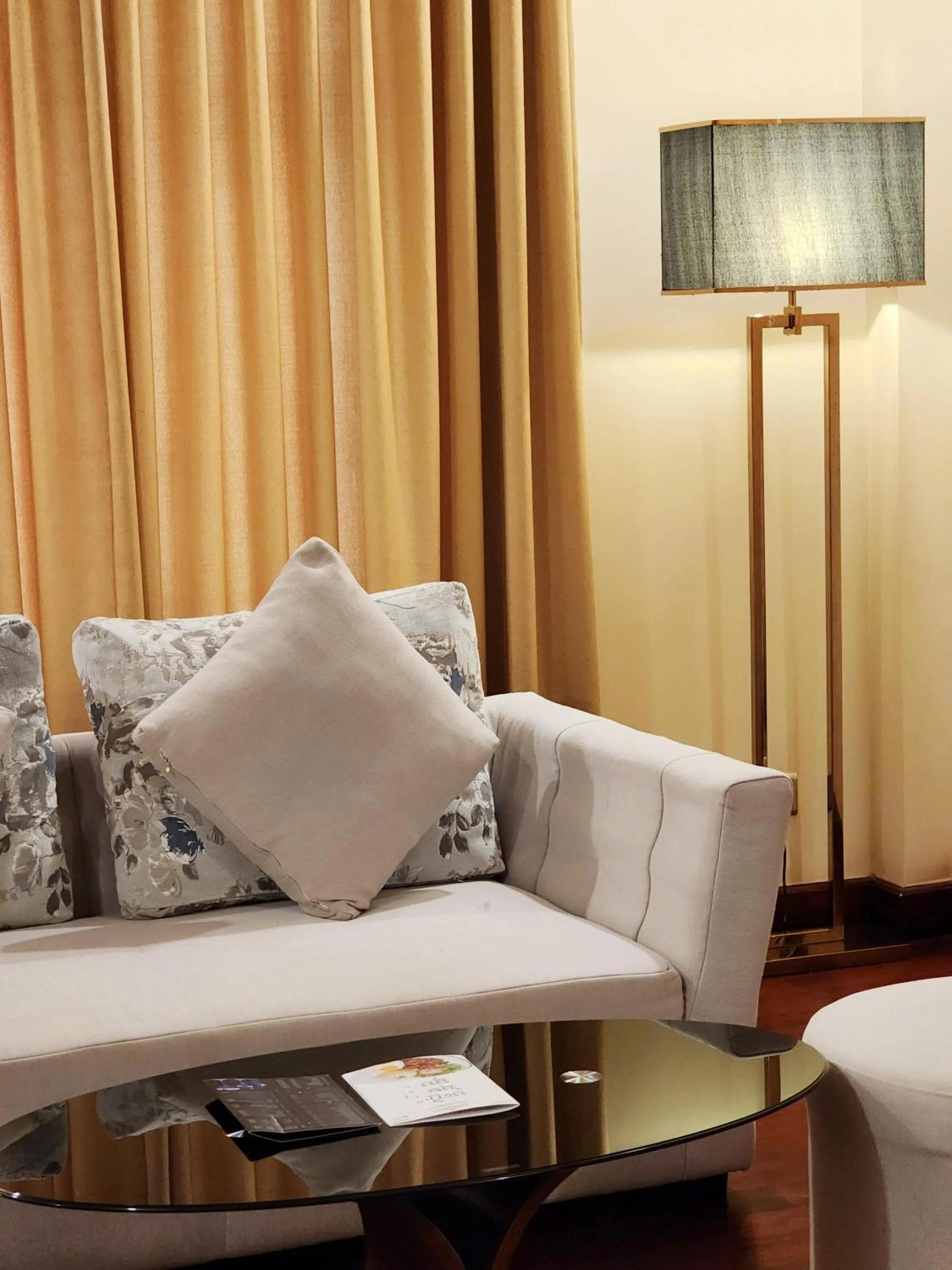 Seating area in Lbn Asian Hotel