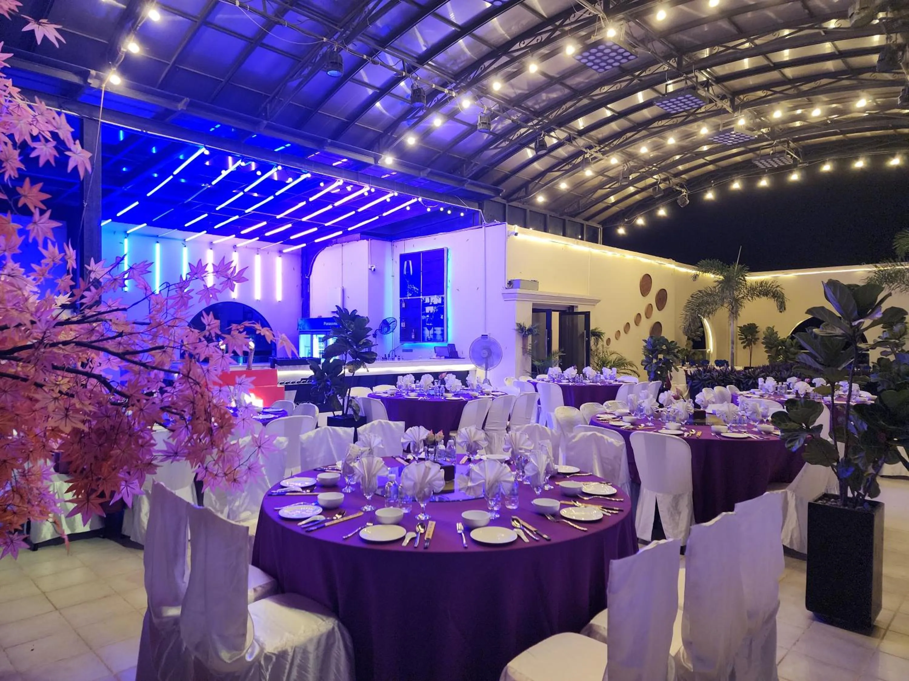 Evening entertainment in Lbn Asian Hotel