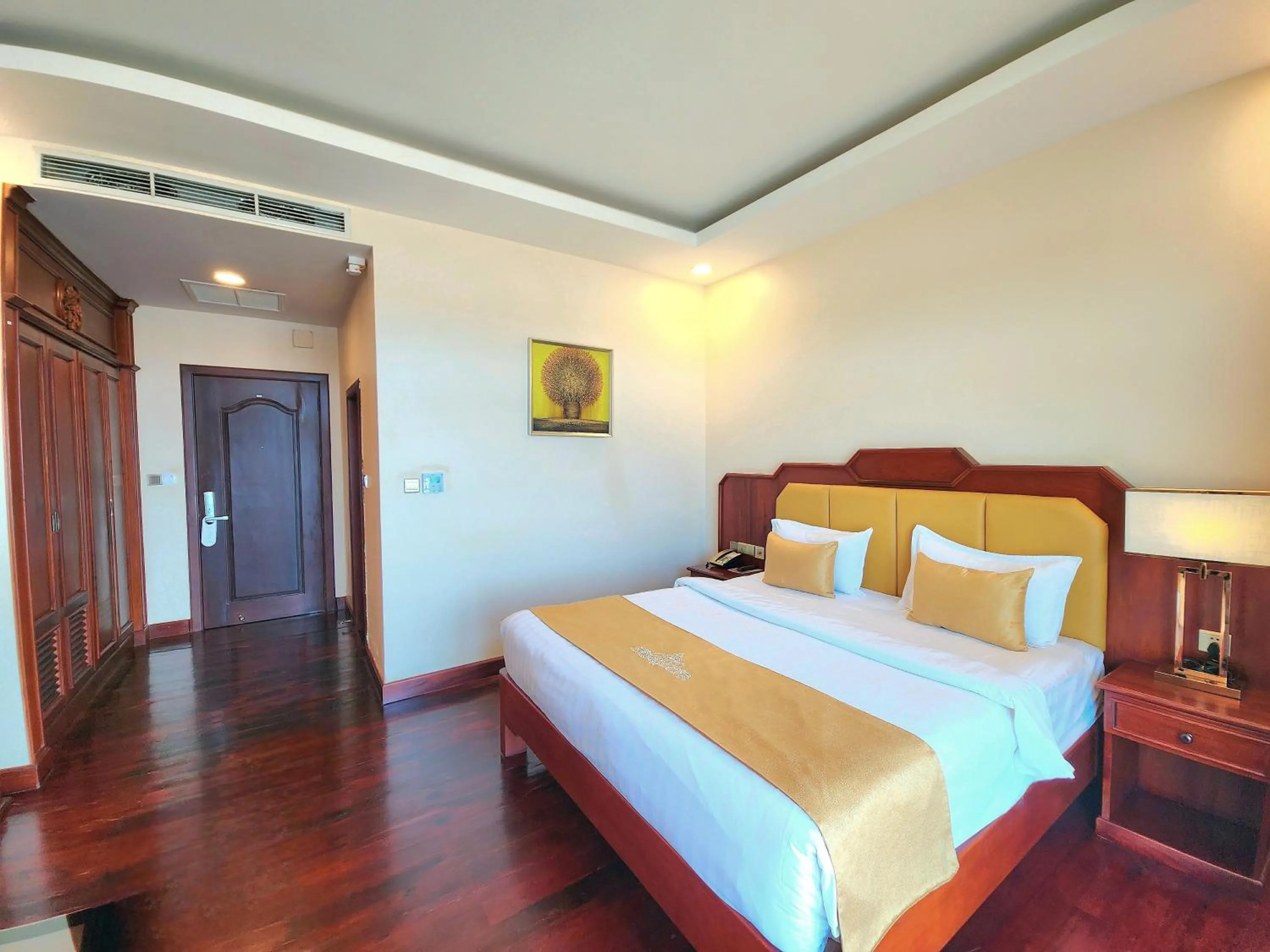 Bedroom, Bed in Lbn Asian Hotel