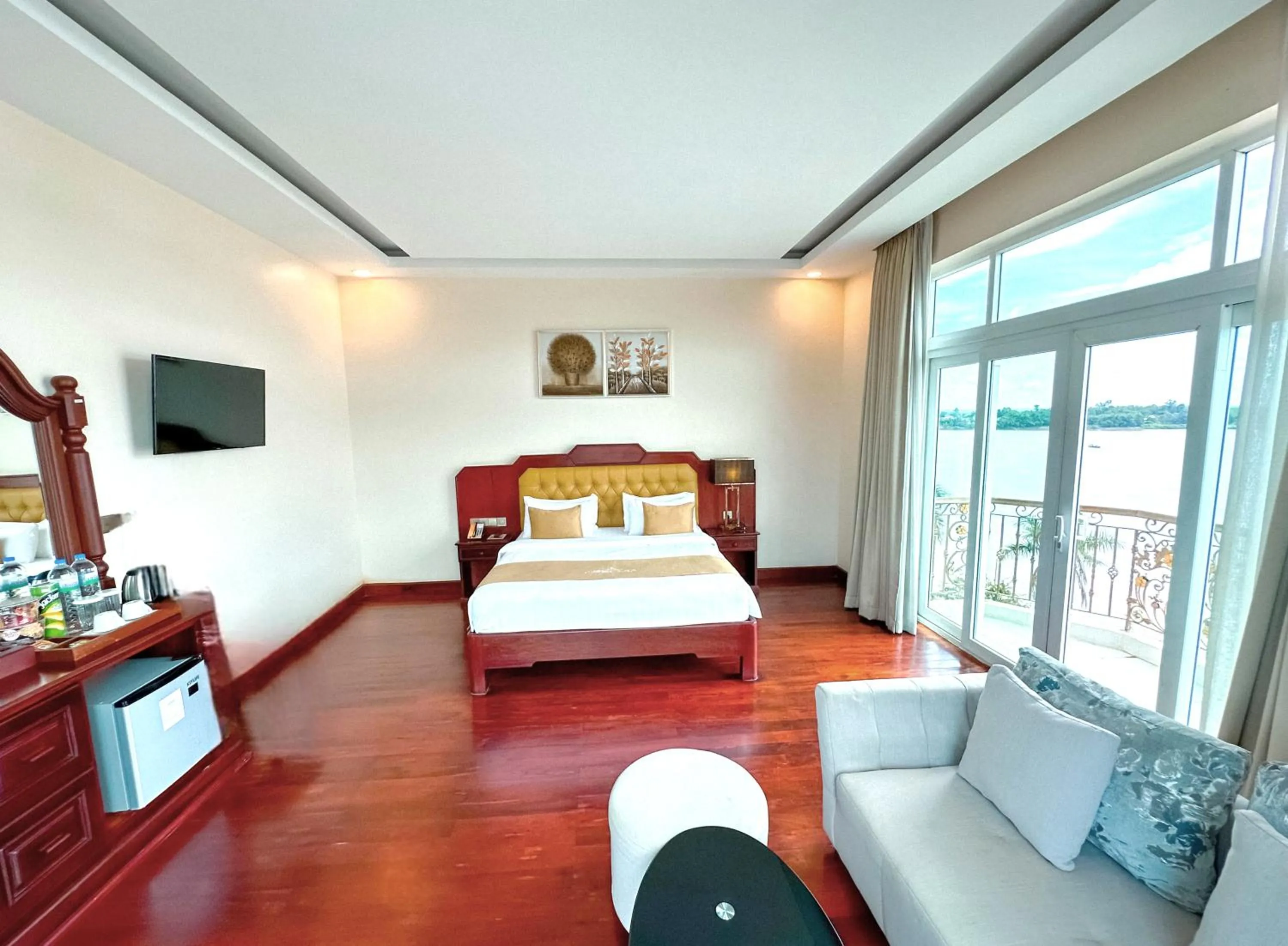 Bedroom, Bed in Lbn Asian Hotel