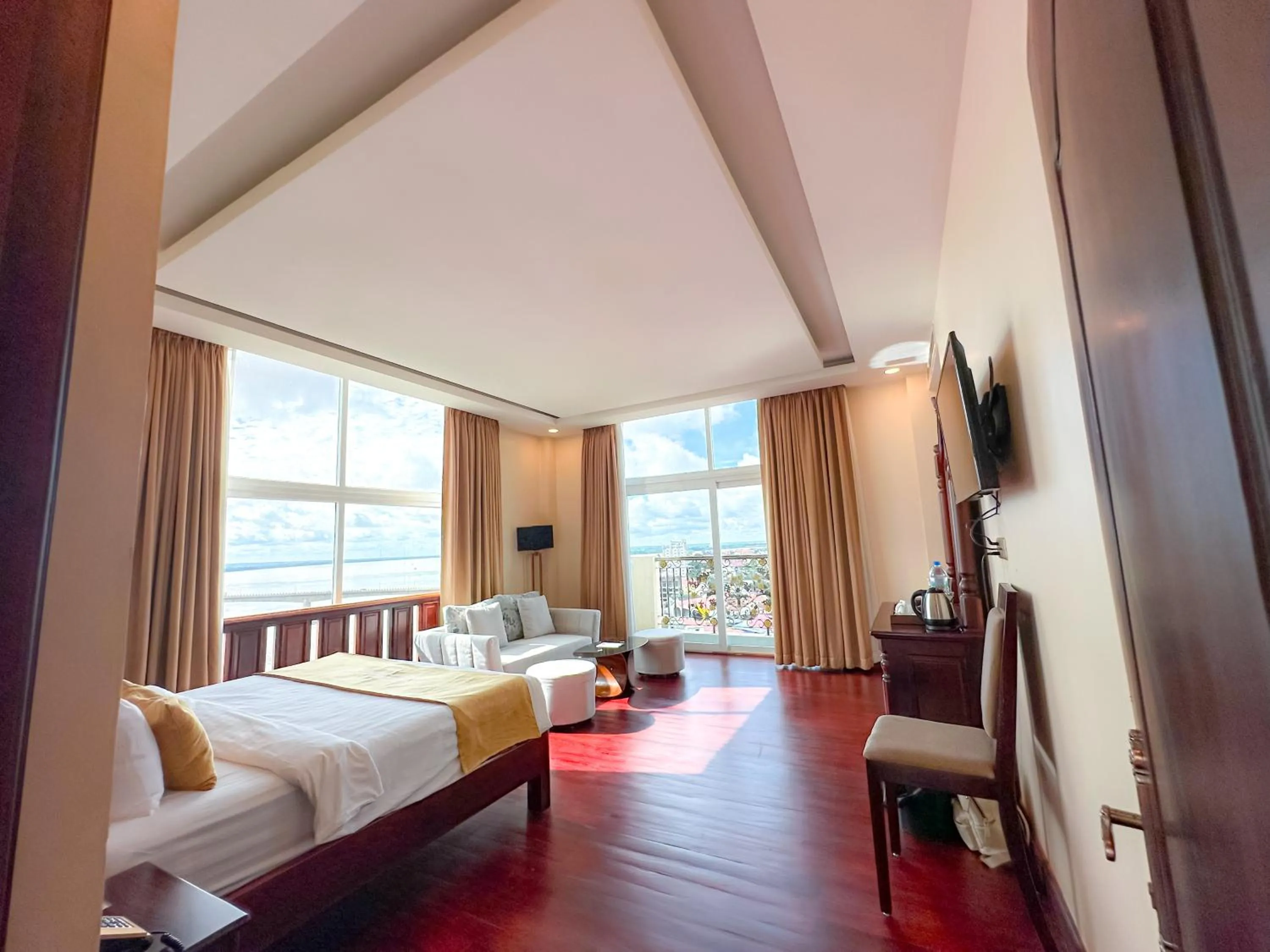 Bedroom, Bed in Lbn Asian Hotel