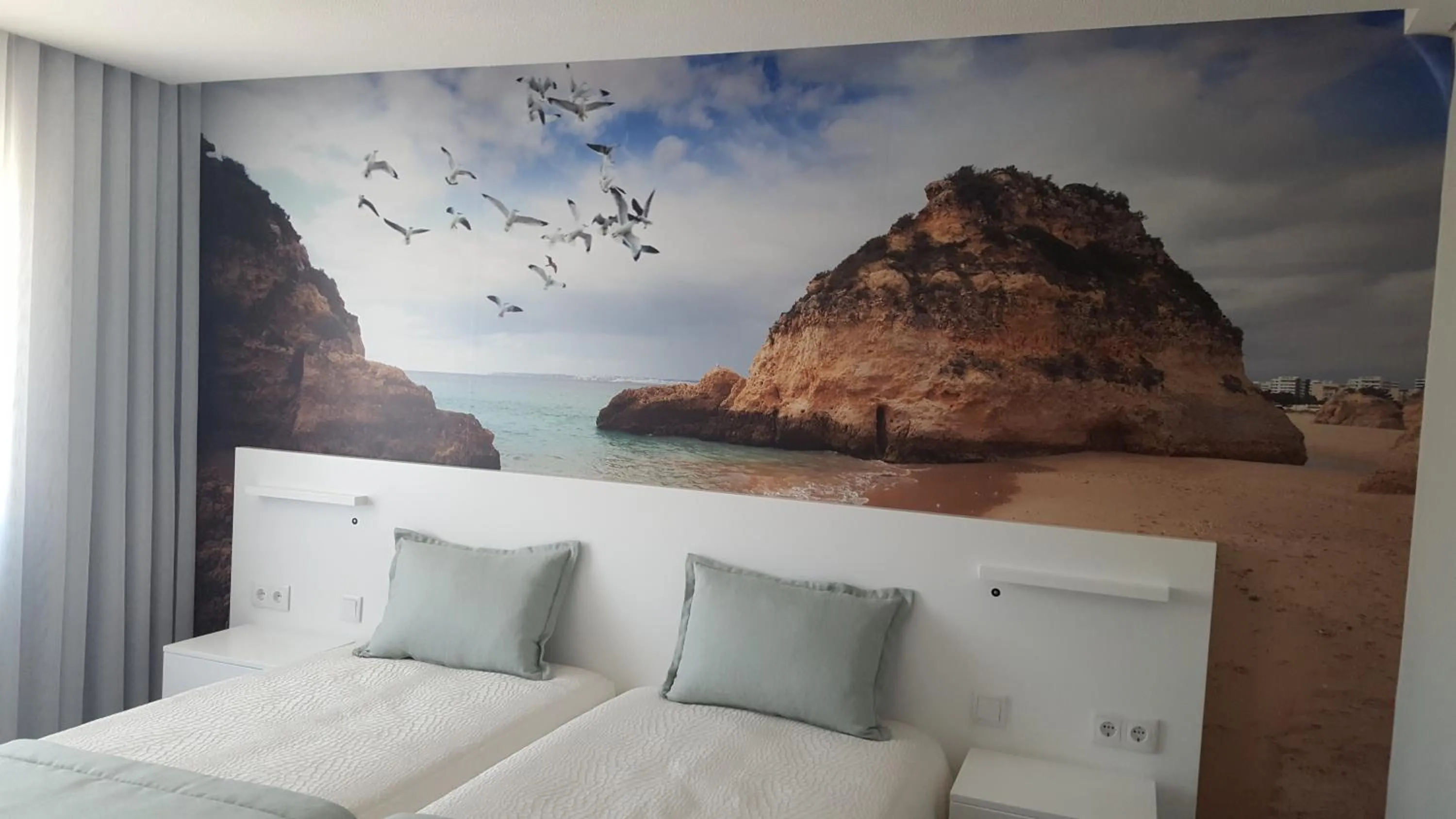 Bedroom, Bed in Golden Beach Guest House & Rooftop Bar