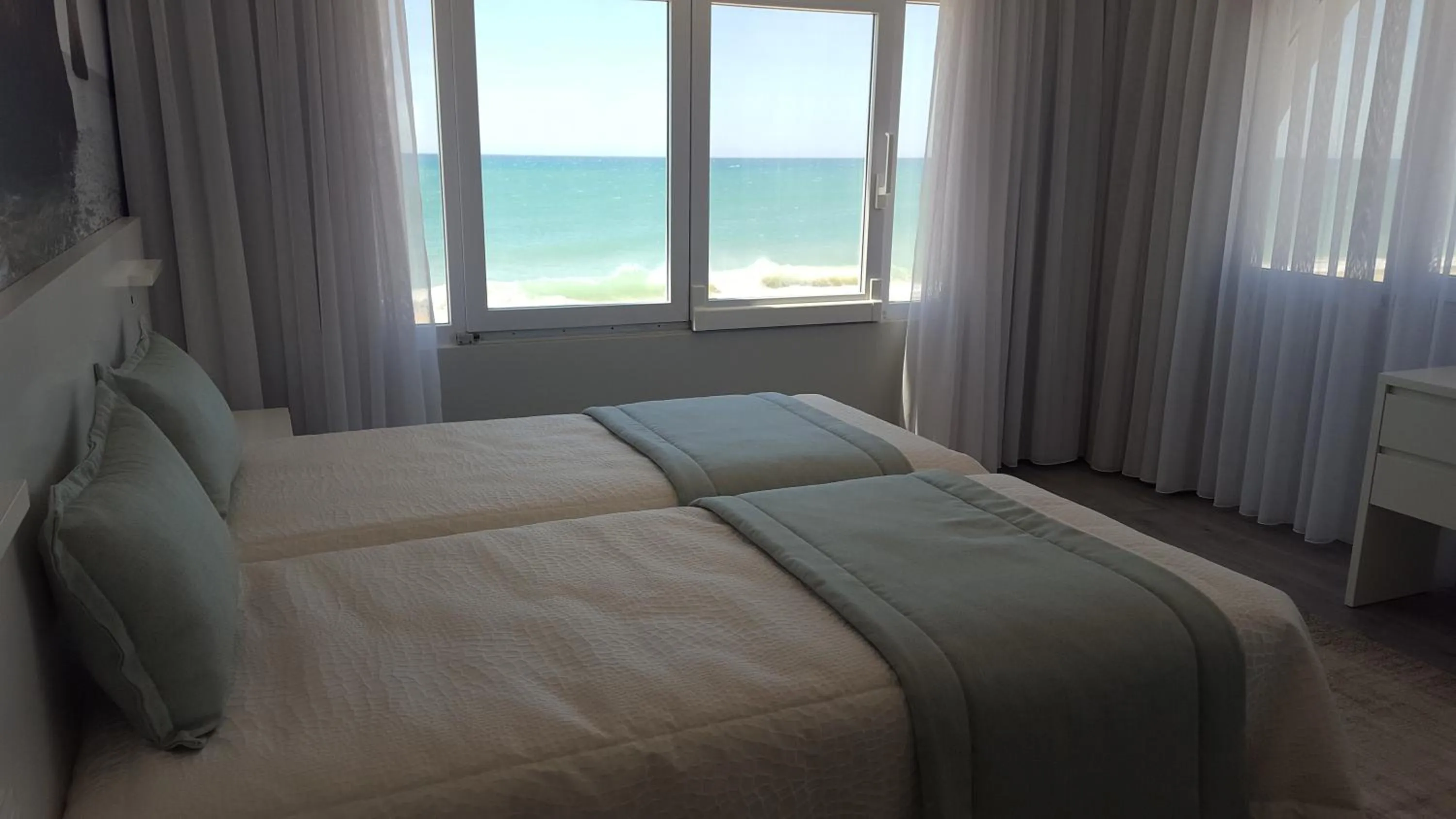 Bedroom, Bed in Golden Beach Guest House & Rooftop Bar