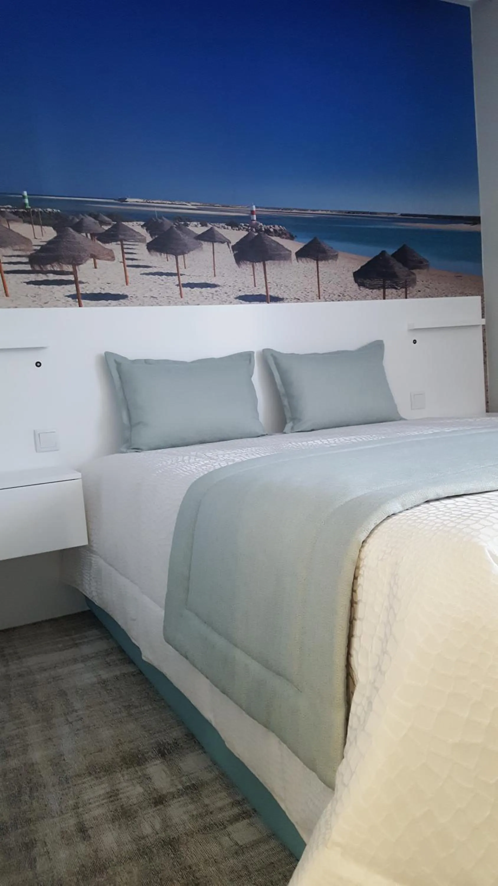 Bedroom, Bed in Golden Beach Guest House & Rooftop Bar