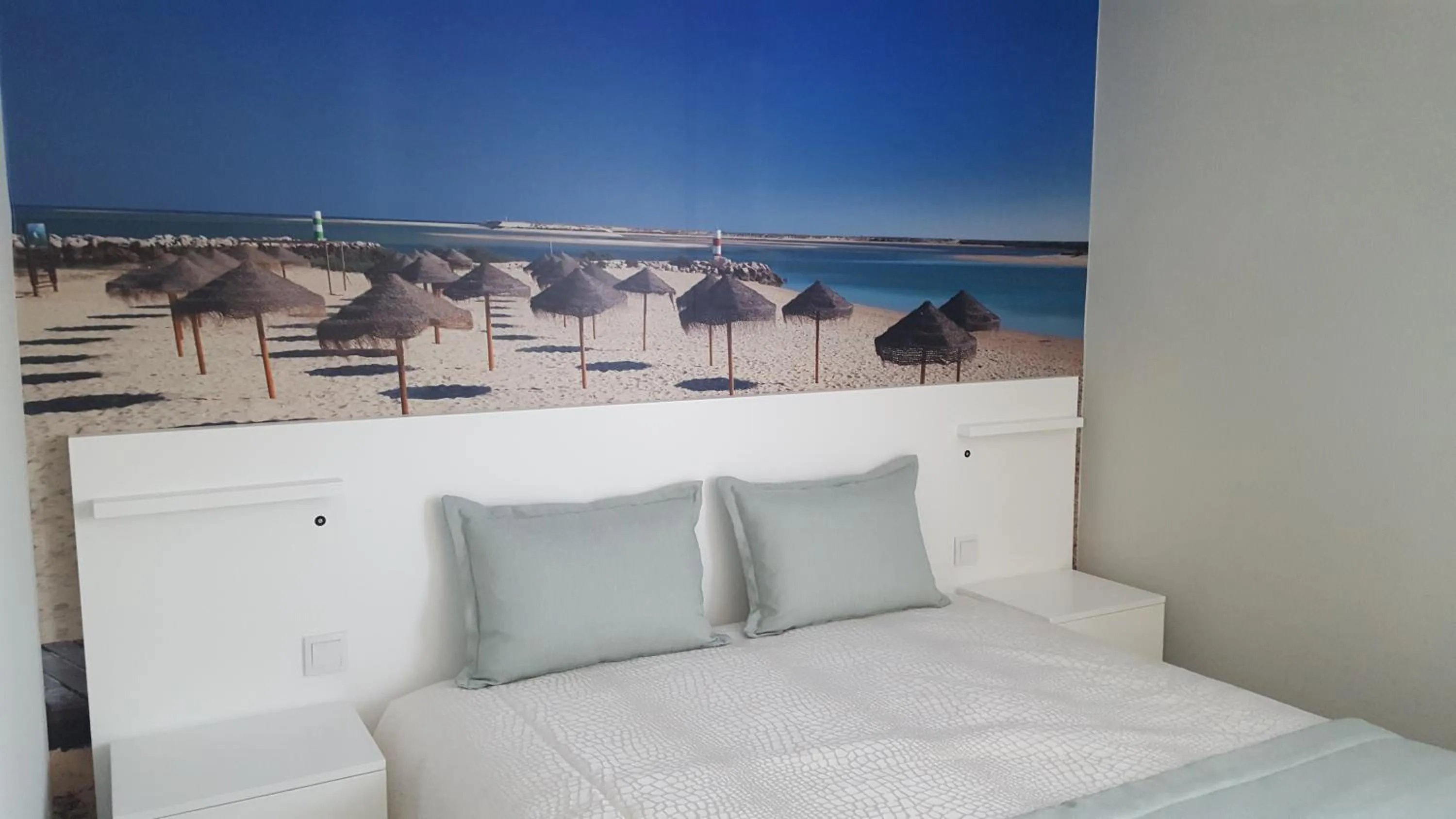 Bedroom, Bed in Golden Beach Guest House & Rooftop Bar