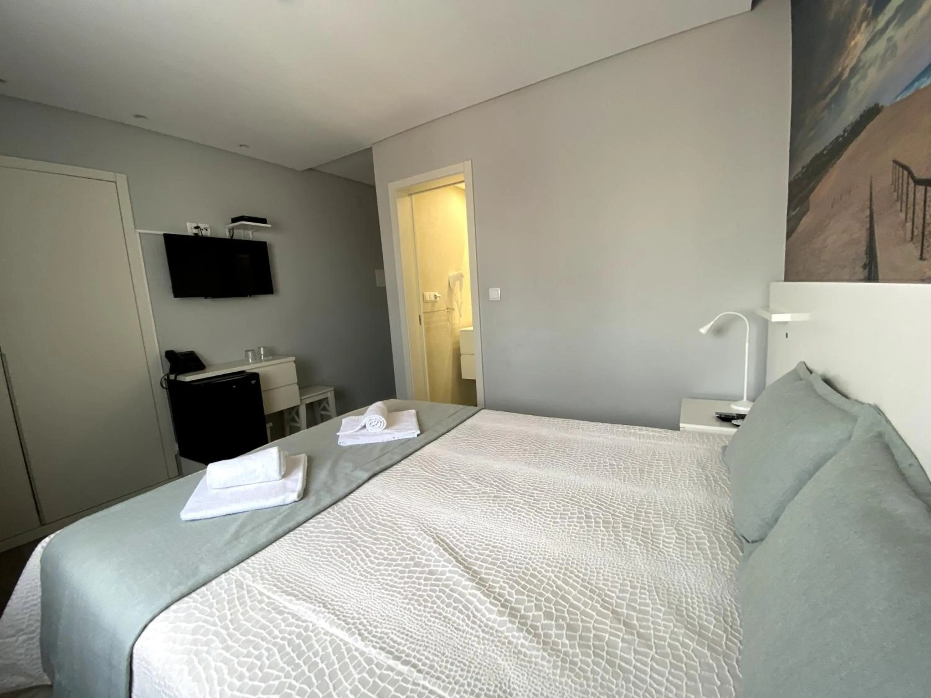 Bedroom, Bed in Golden Beach Guest House & Rooftop Bar