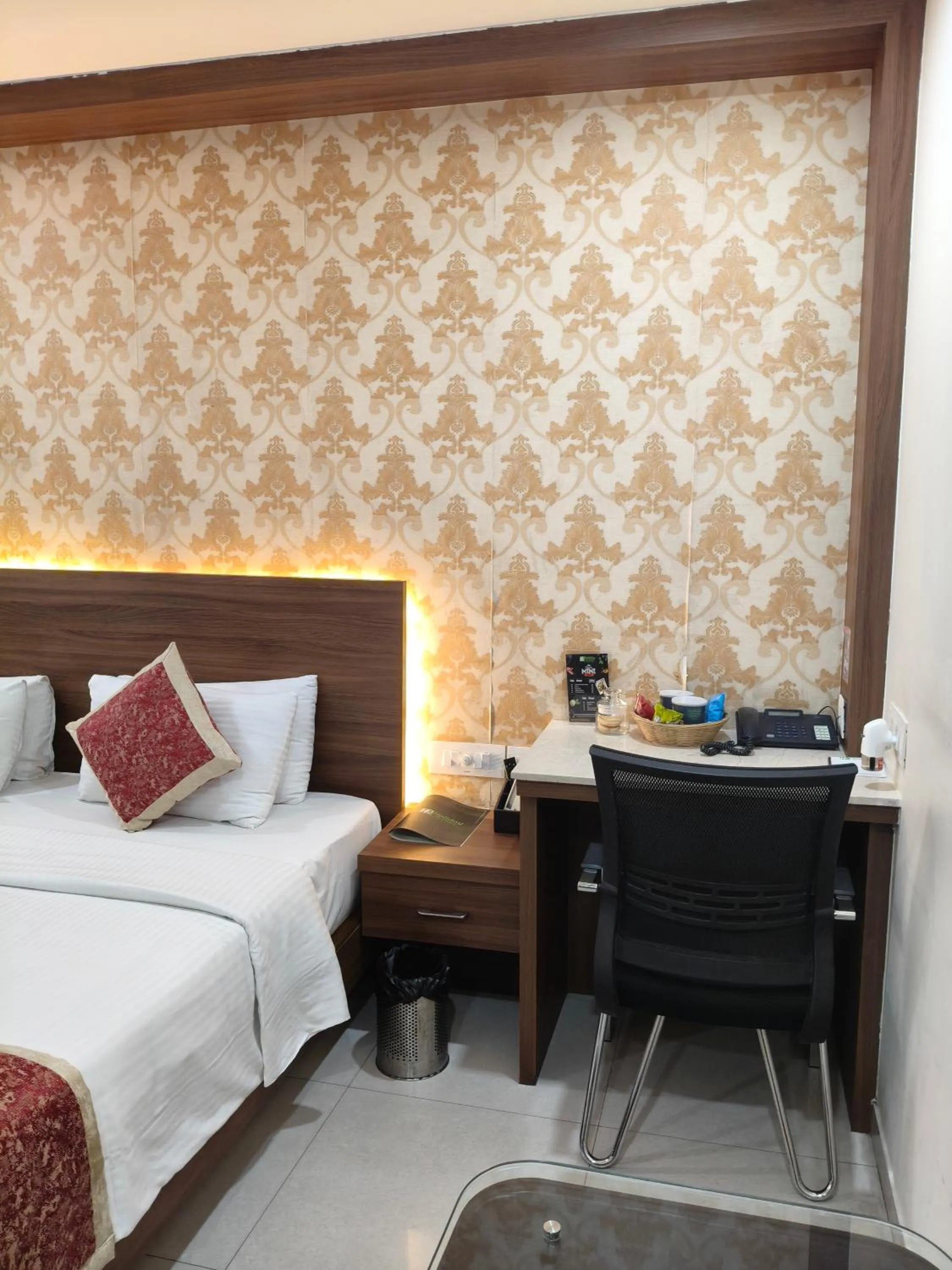 Bedroom, Bed in Holiday Residency Coimbatore