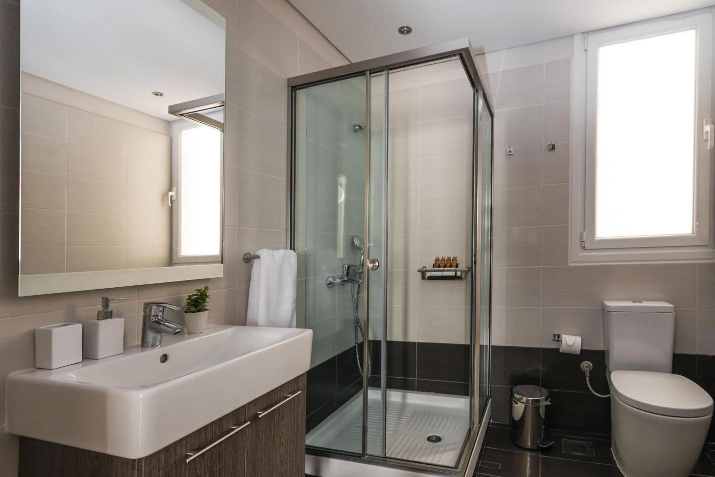Shower in Acropolis Exclusive Residences